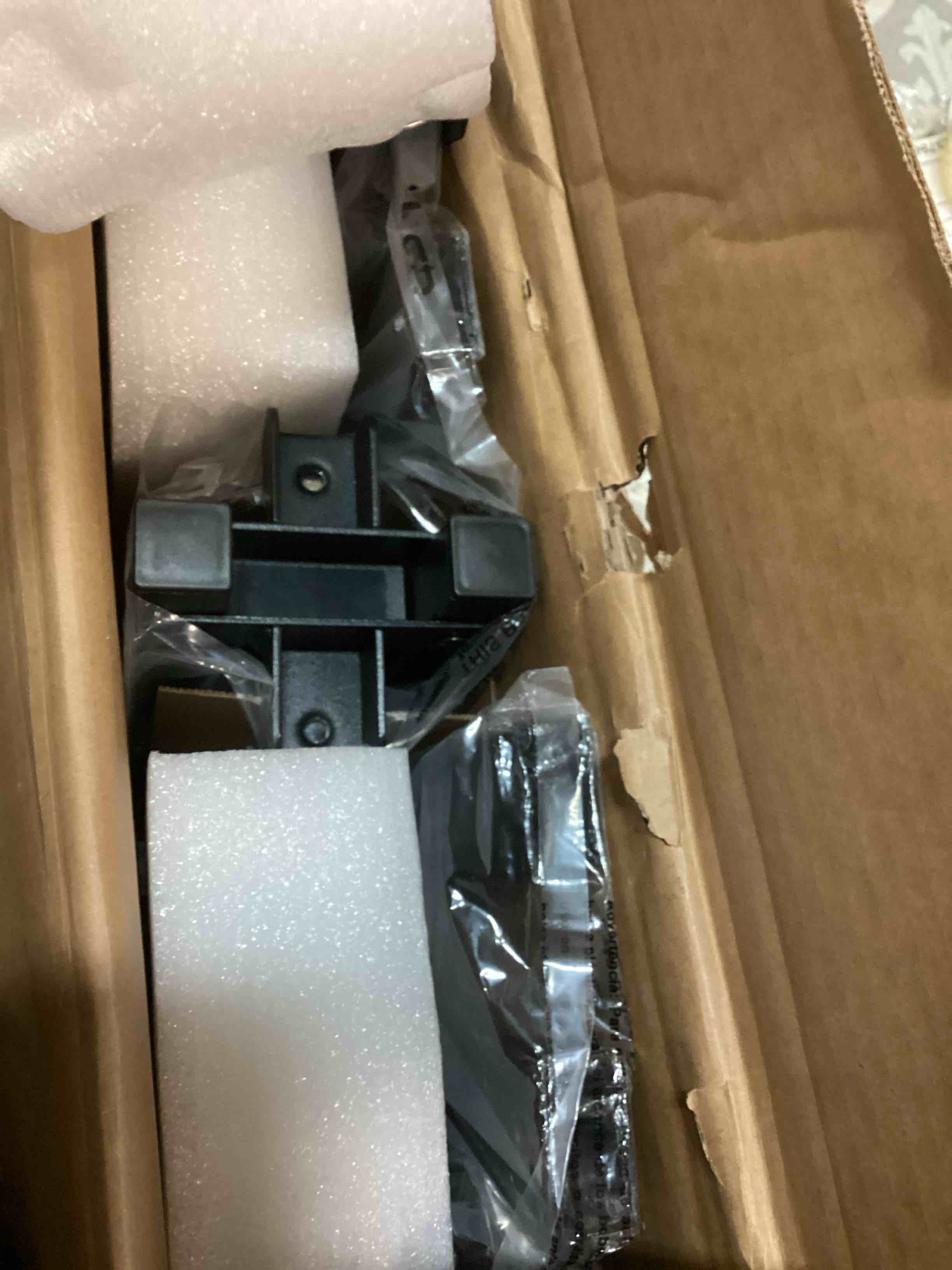 https://s3.amazonaws.com/lotting-images-prod/bidfta/ORG4930393_1703619922892.jpeg