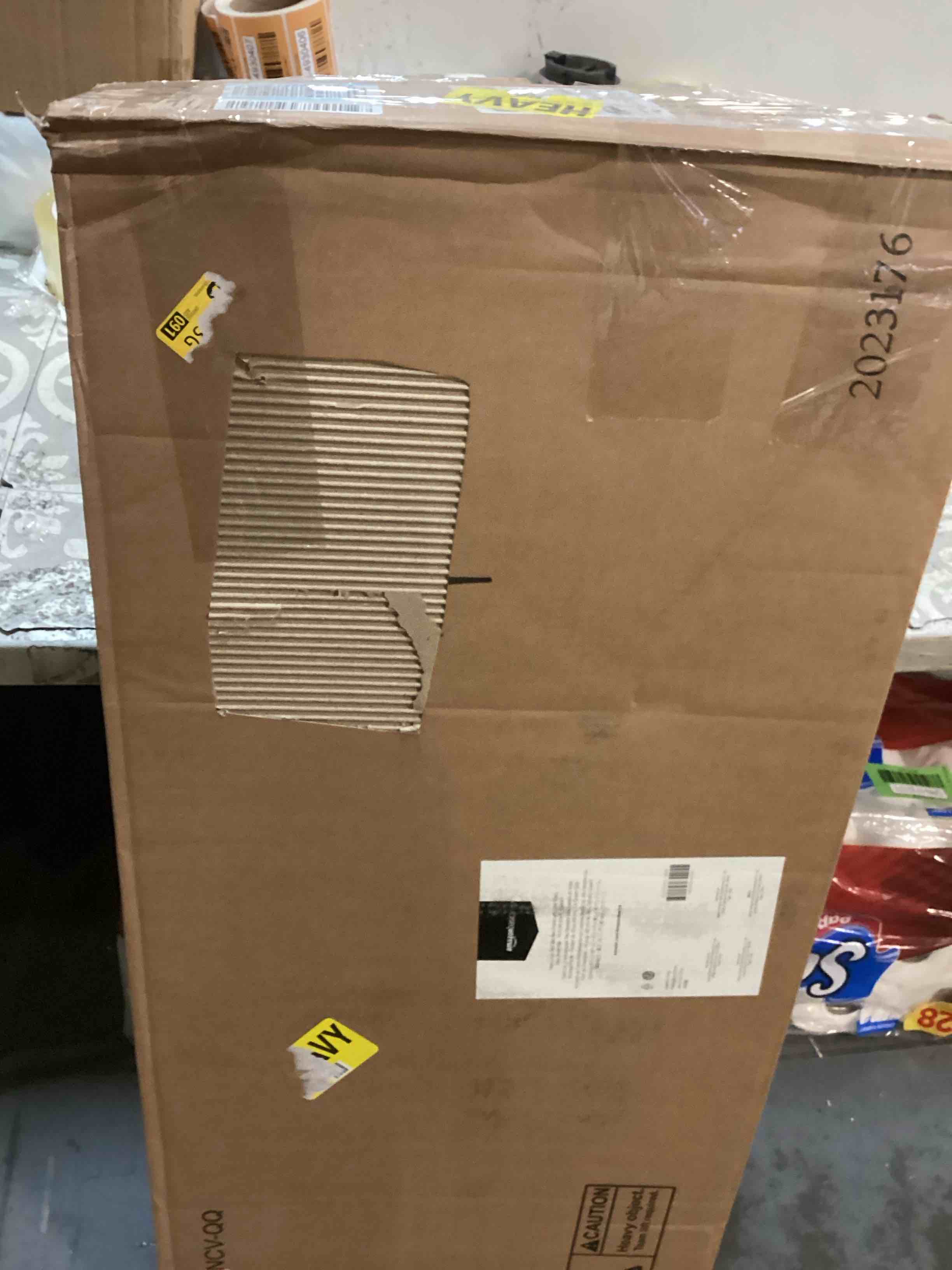 https://s3.amazonaws.com/lotting-images-prod/bidfta/ORG4930393_1703619960684.jpeg