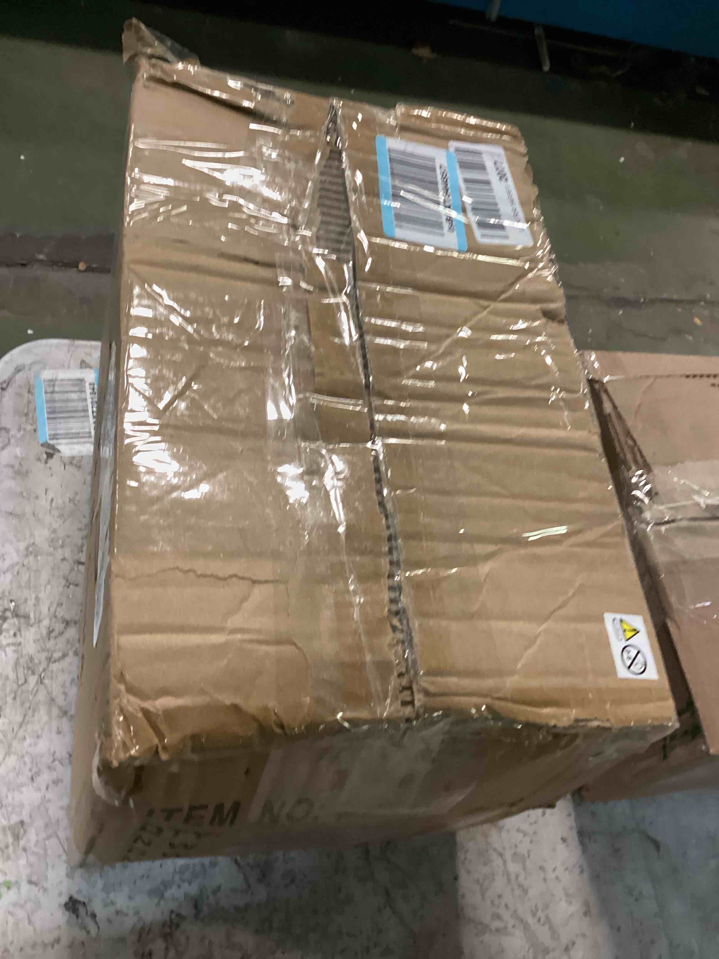 https://s3.amazonaws.com/lotting-images-prod/bidfta/ORG4930470_1703854960083.jpeg