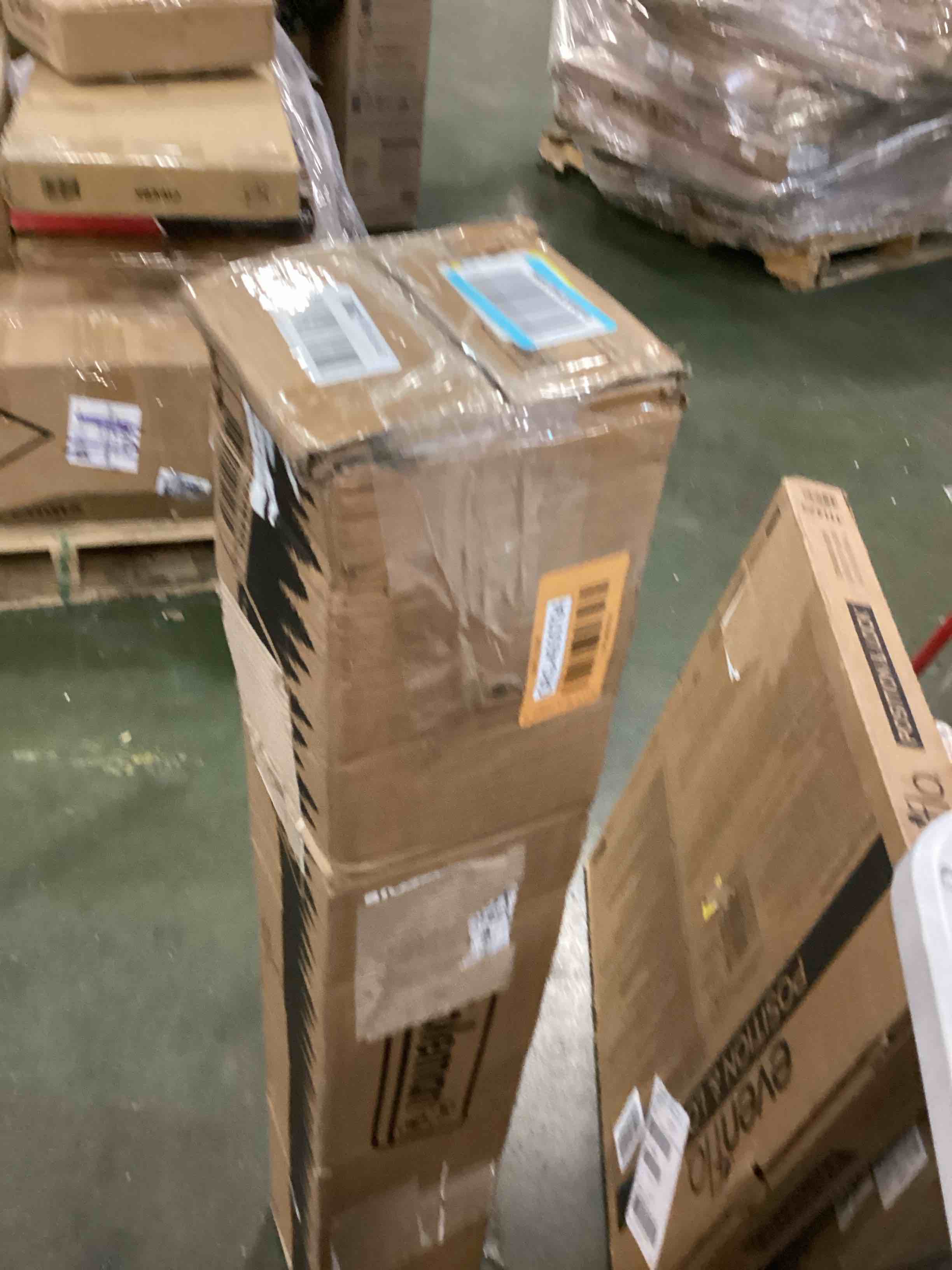 https://s3.amazonaws.com/lotting-images-prod/bidfta/ORG4930794_1703952116570.jpeg