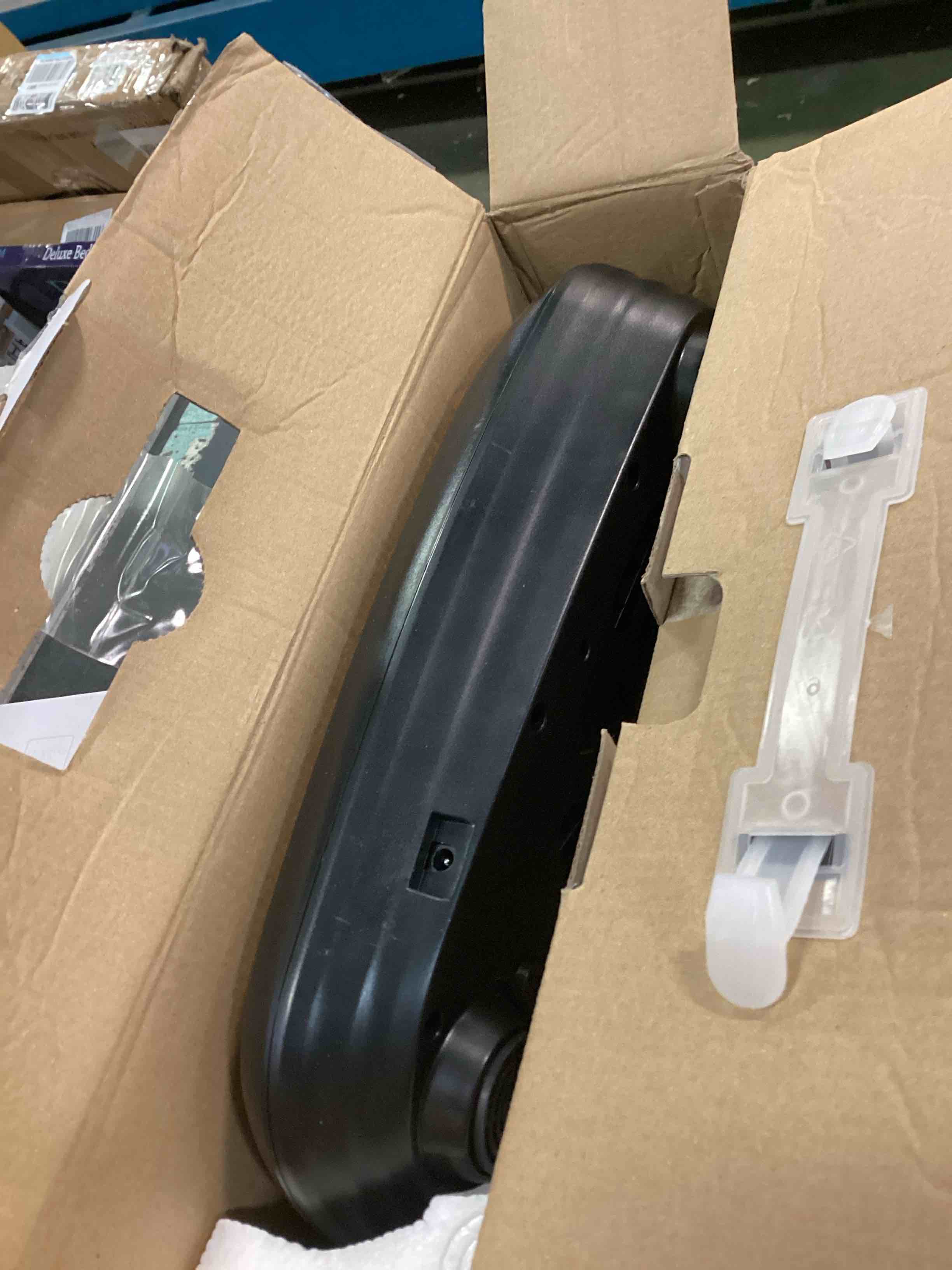 https://s3.amazonaws.com/lotting-images-prod/bidfta/ORG4931396_1703617396207.jpeg