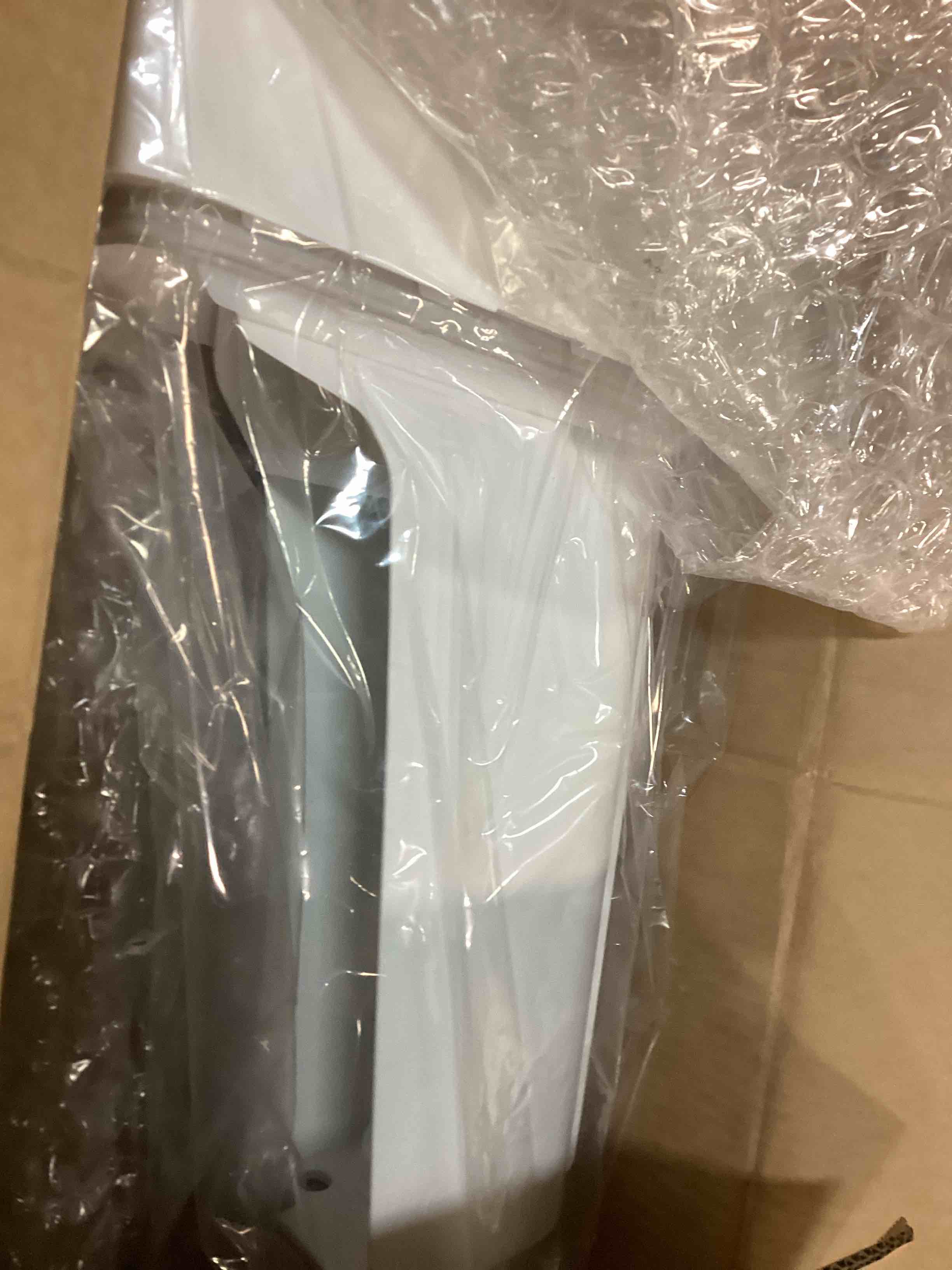 https://s3.amazonaws.com/lotting-images-prod/bidfta/ORG4931870_1703790462368.jpeg