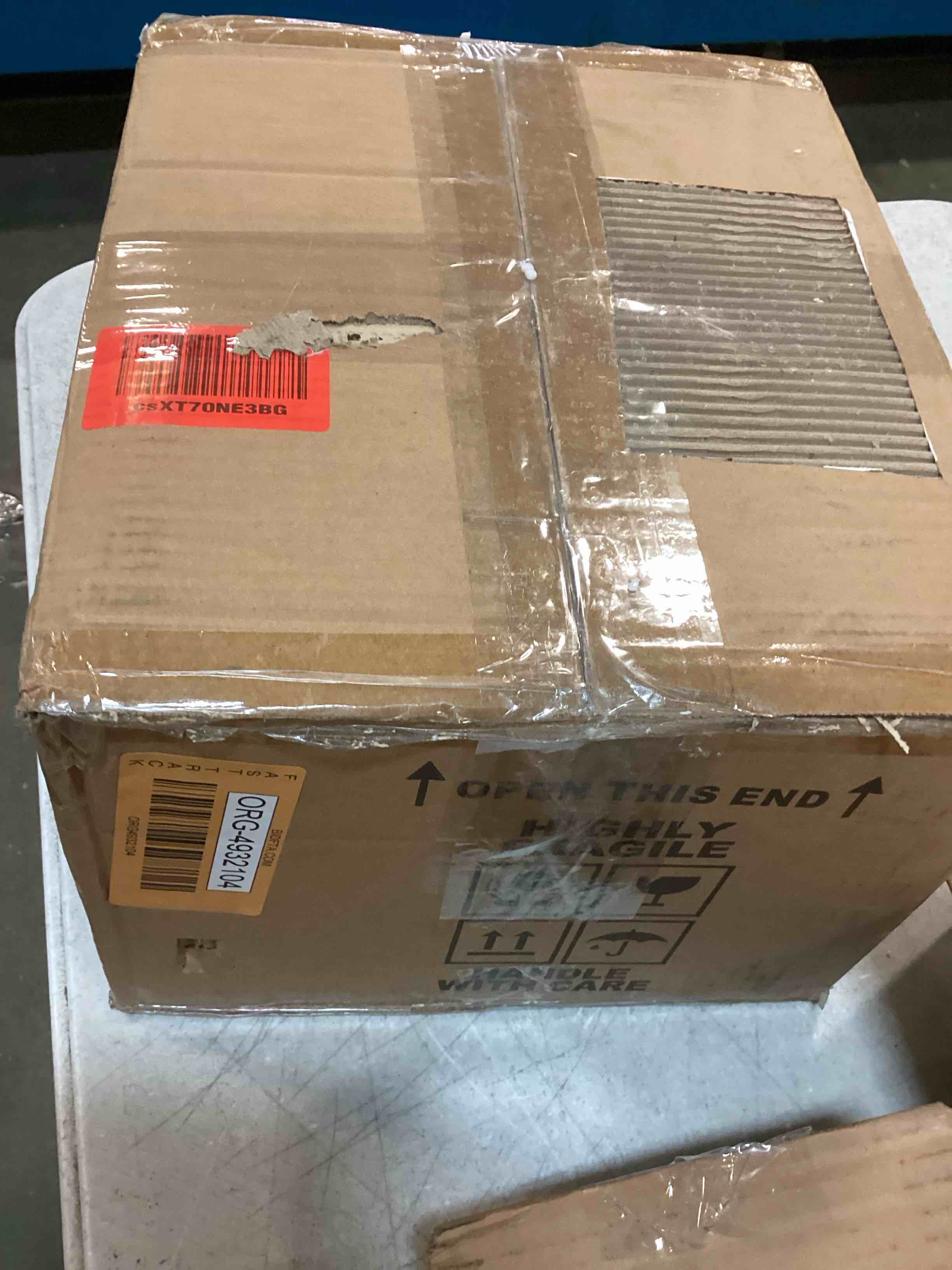 https://s3.amazonaws.com/lotting-images-prod/bidfta/ORG4932104_1703875484482.jpeg