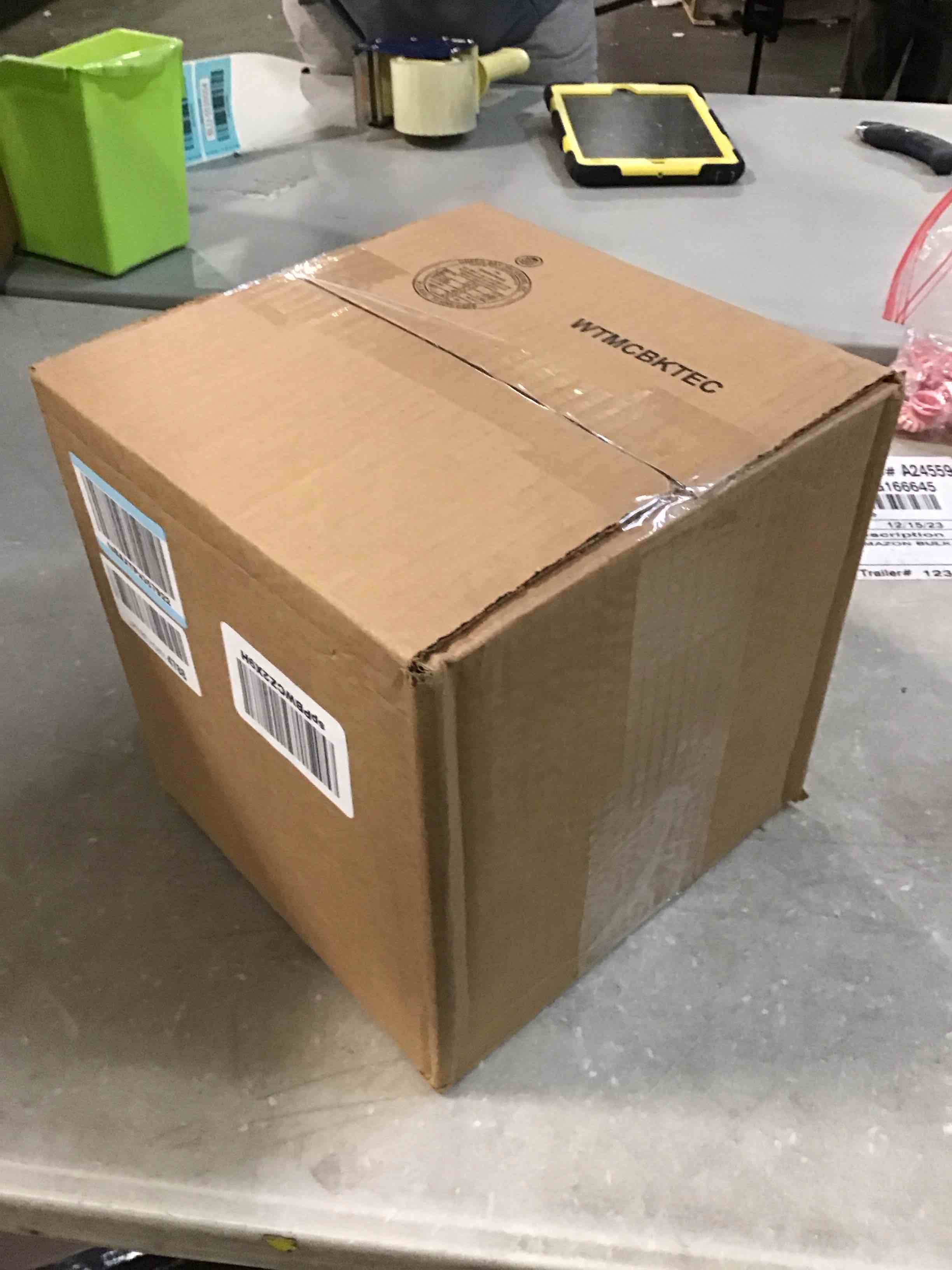 https://s3.amazonaws.com/lotting-images-prod/bidfta/ORG4937664_1703617743302.jpeg