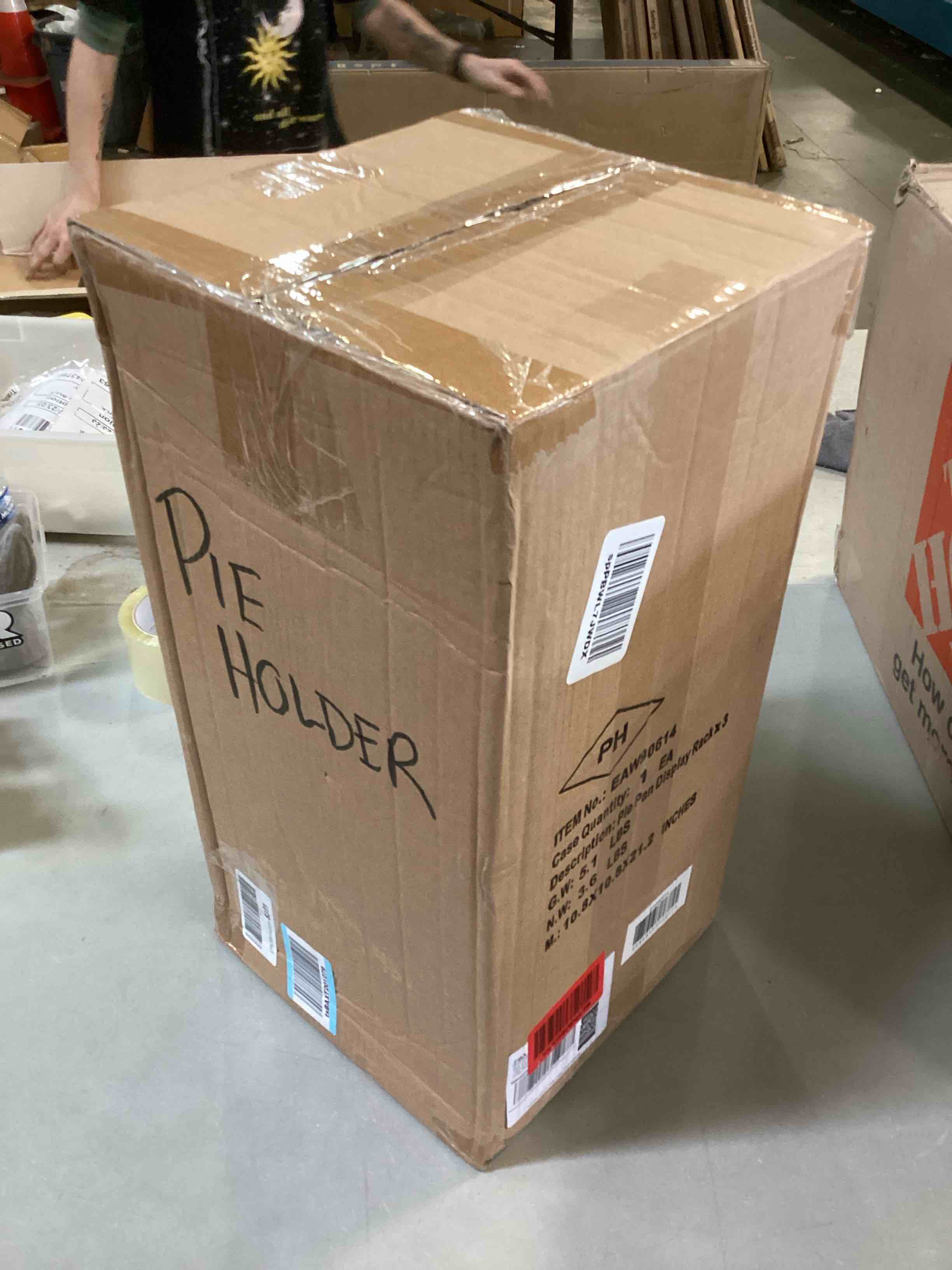 https://s3.amazonaws.com/lotting-images-prod/bidfta/ORG4937829_1703703778383.jpeg