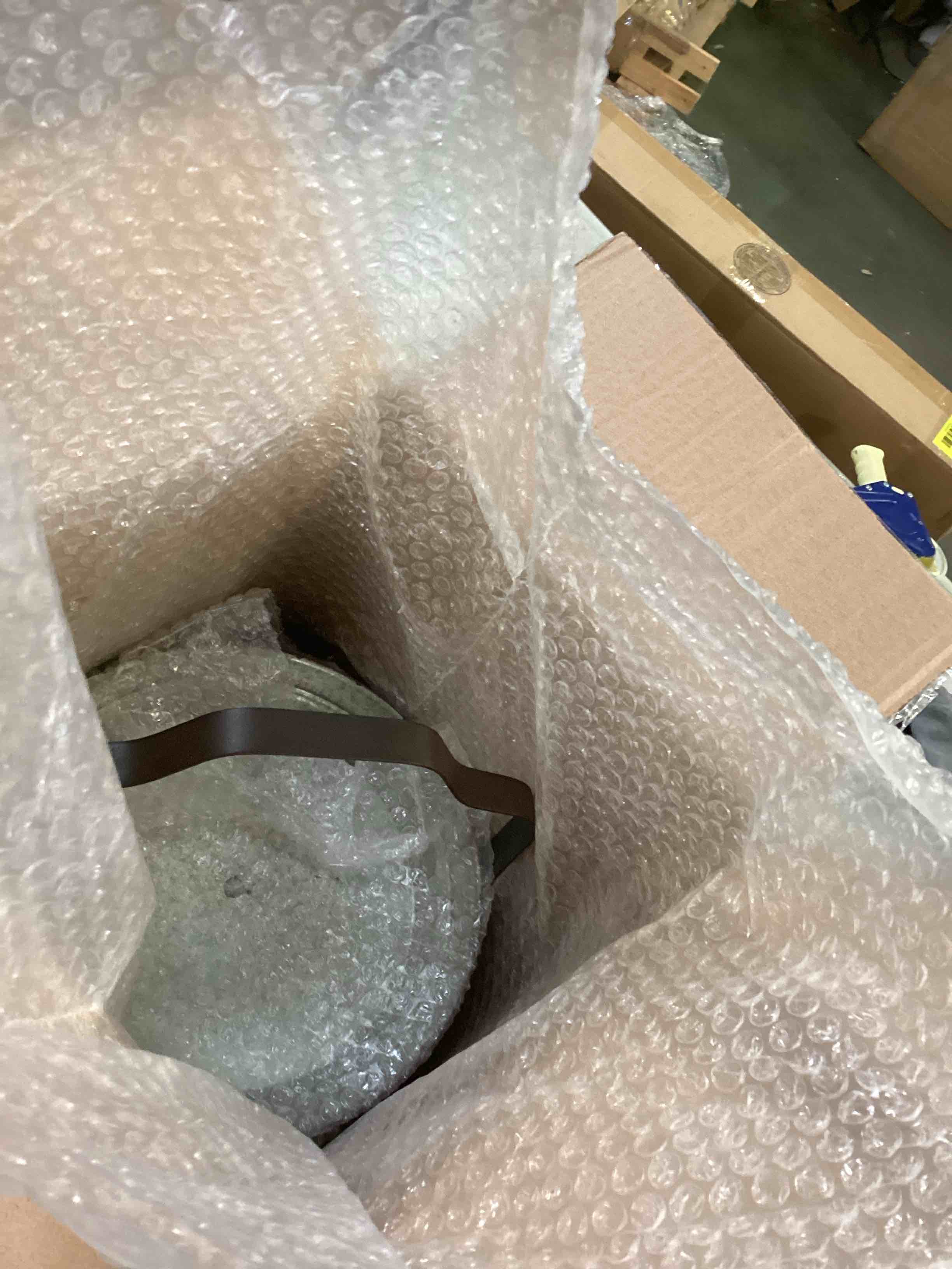 https://s3.amazonaws.com/lotting-images-prod/bidfta/ORG4937829_1703703804252.jpeg