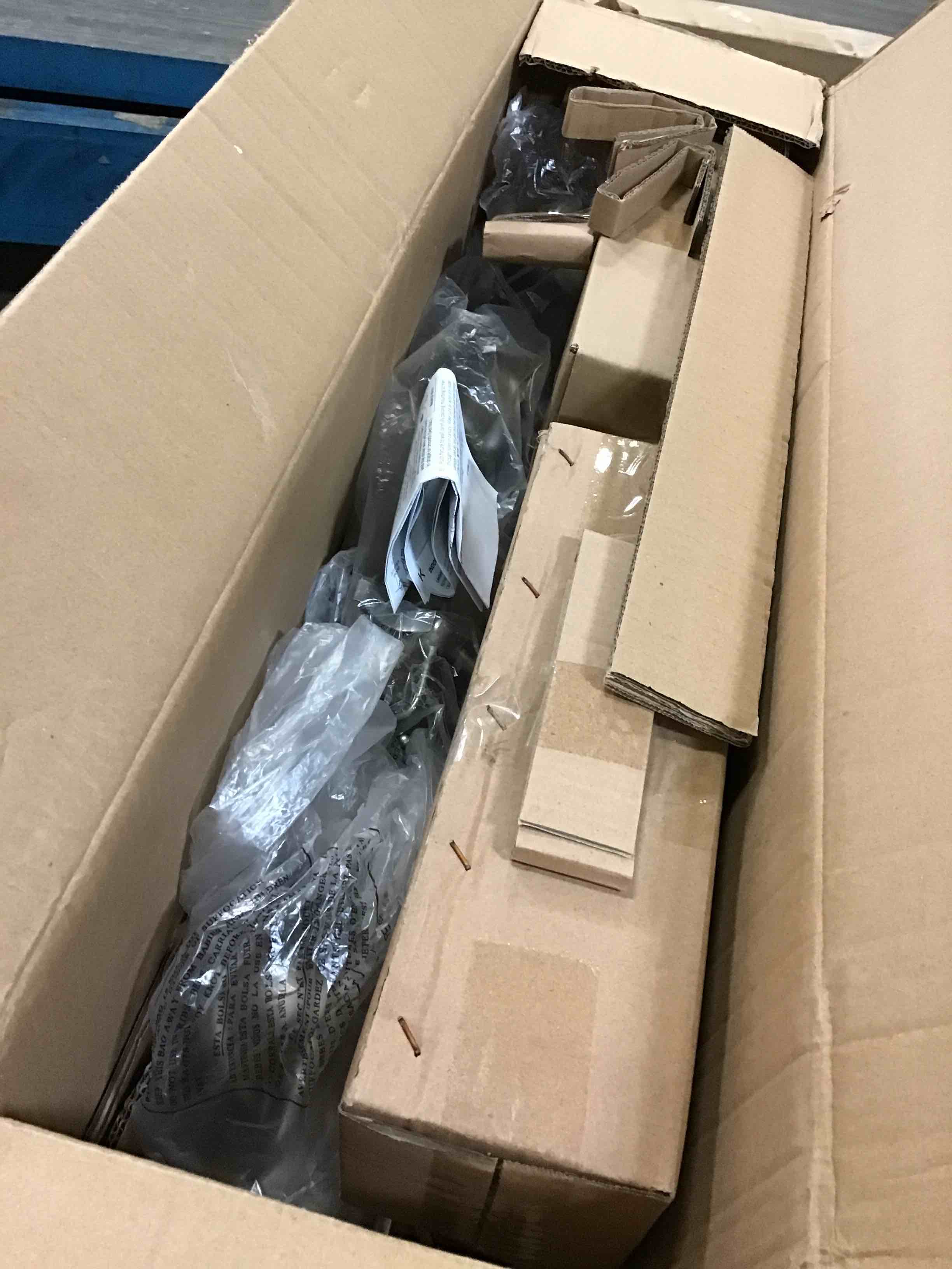 https://s3.amazonaws.com/lotting-images-prod/bidfta/ORG4955957_1686061776931.jpeg