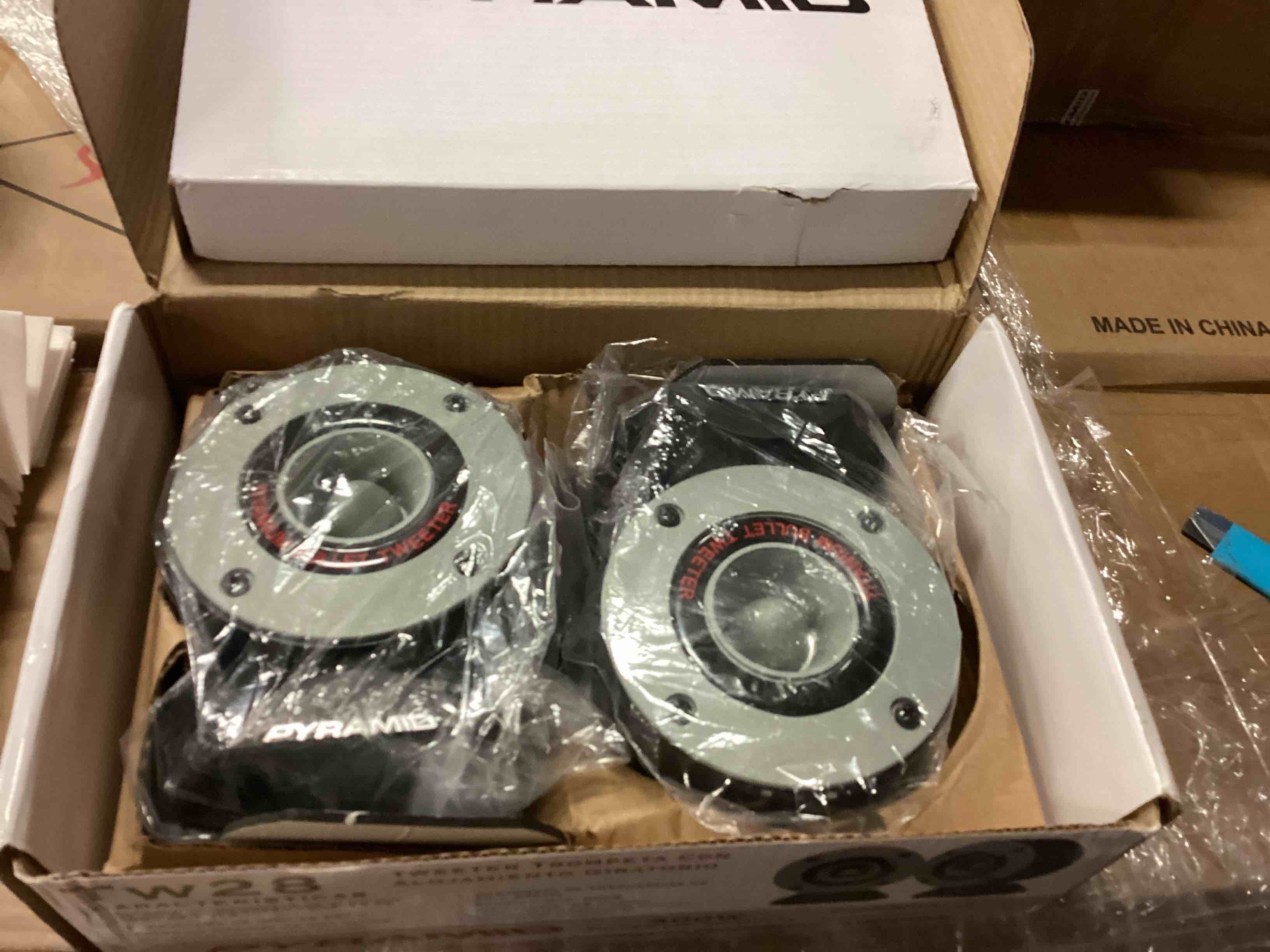 https://s3.amazonaws.com/lotting-images-prod/bidfta/ORG4996026_1690552371014.jpeg