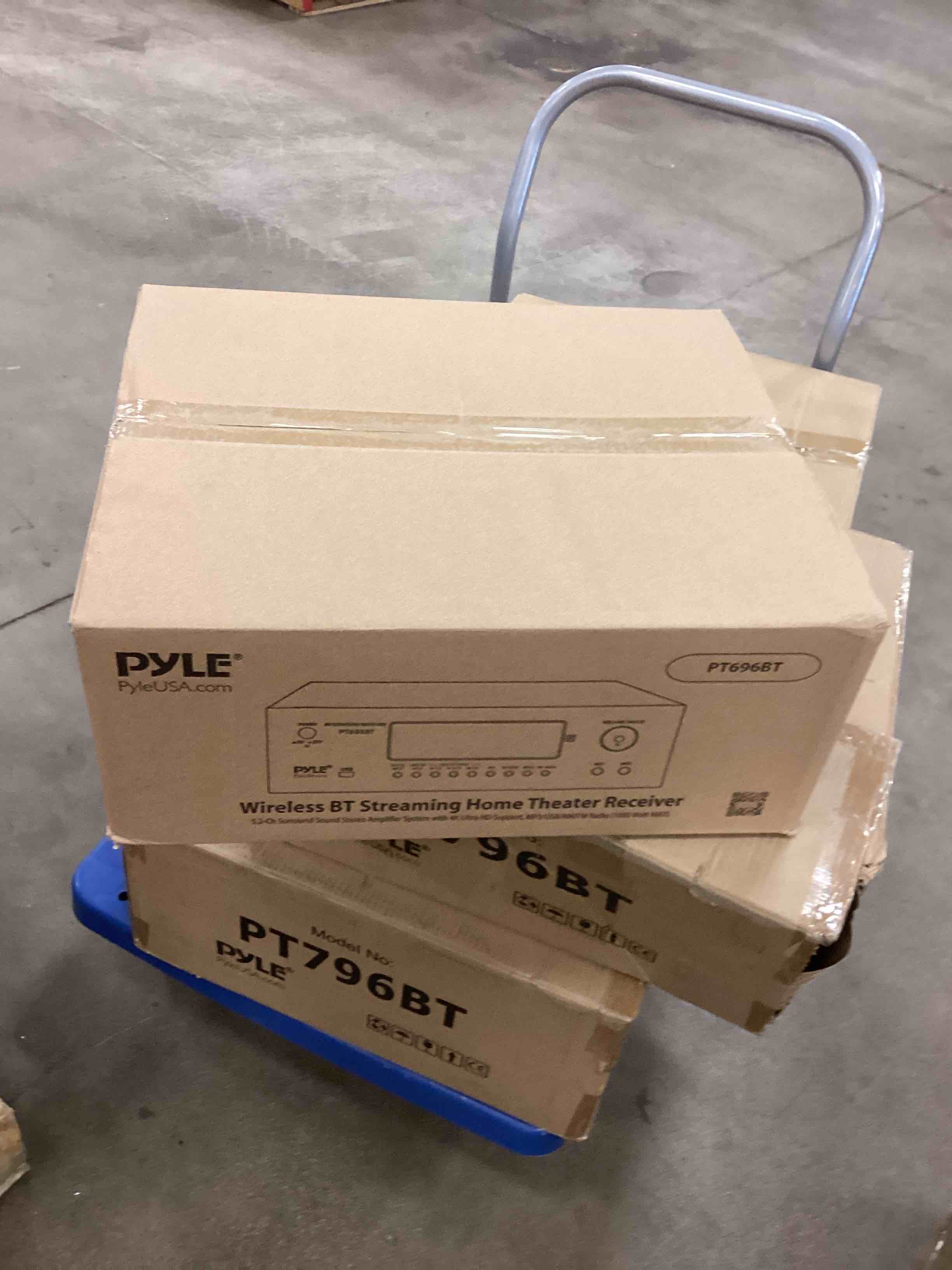 https://s3.amazonaws.com/lotting-images-prod/bidfta/ORG4996071_1690569682607.jpeg