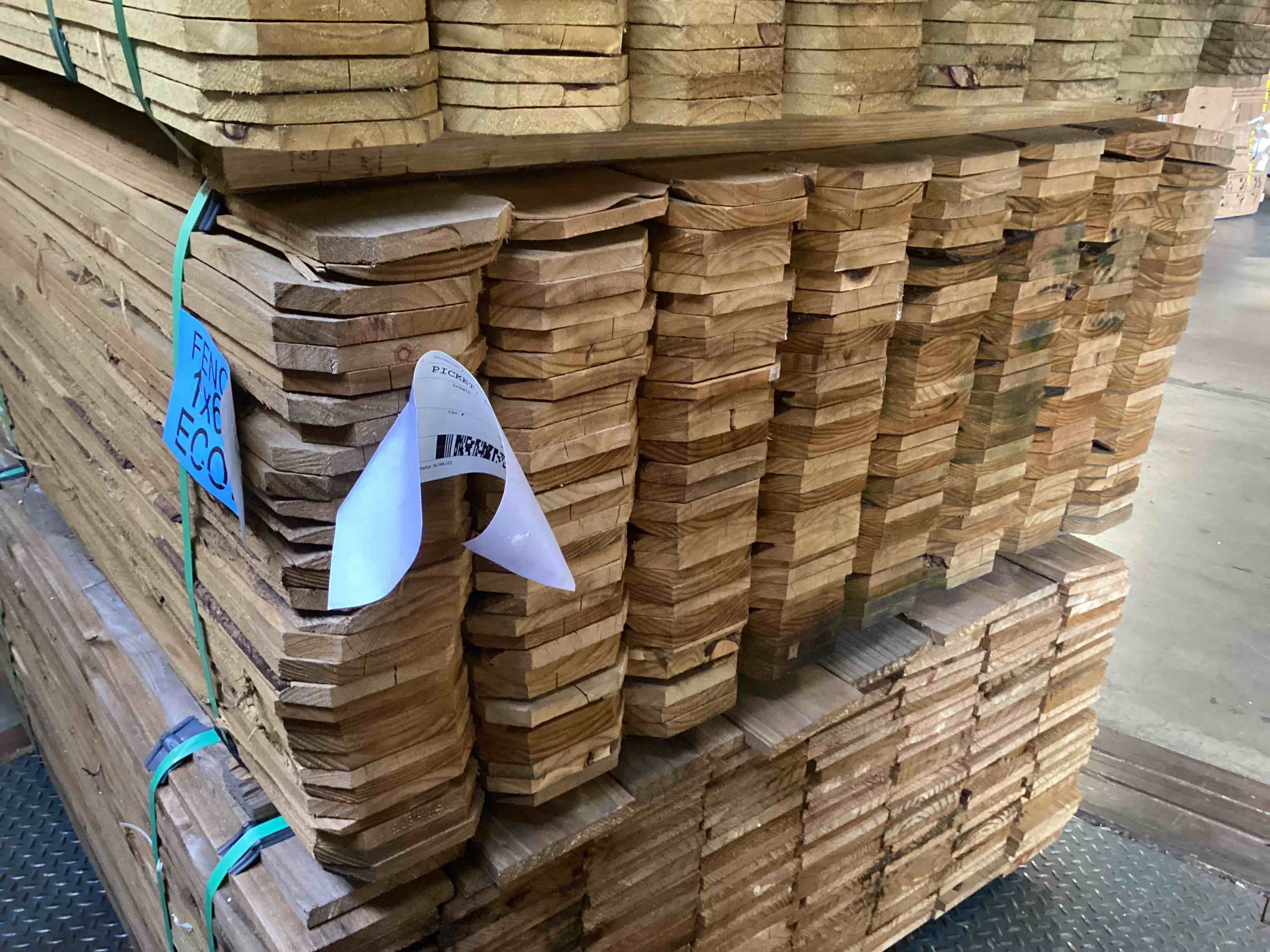 240 pieces 1x6x6’ dog eared fence pickets your bid per picket 