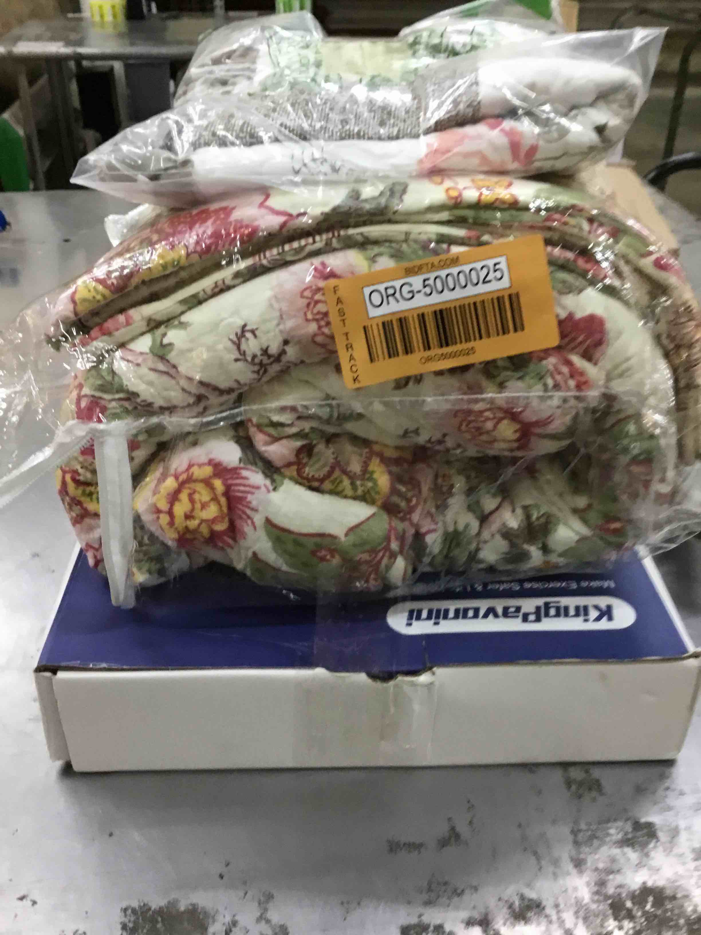 https://s3.amazonaws.com/lotting-images-prod/bidfta/ORG5000025_1696523882691.jpeg