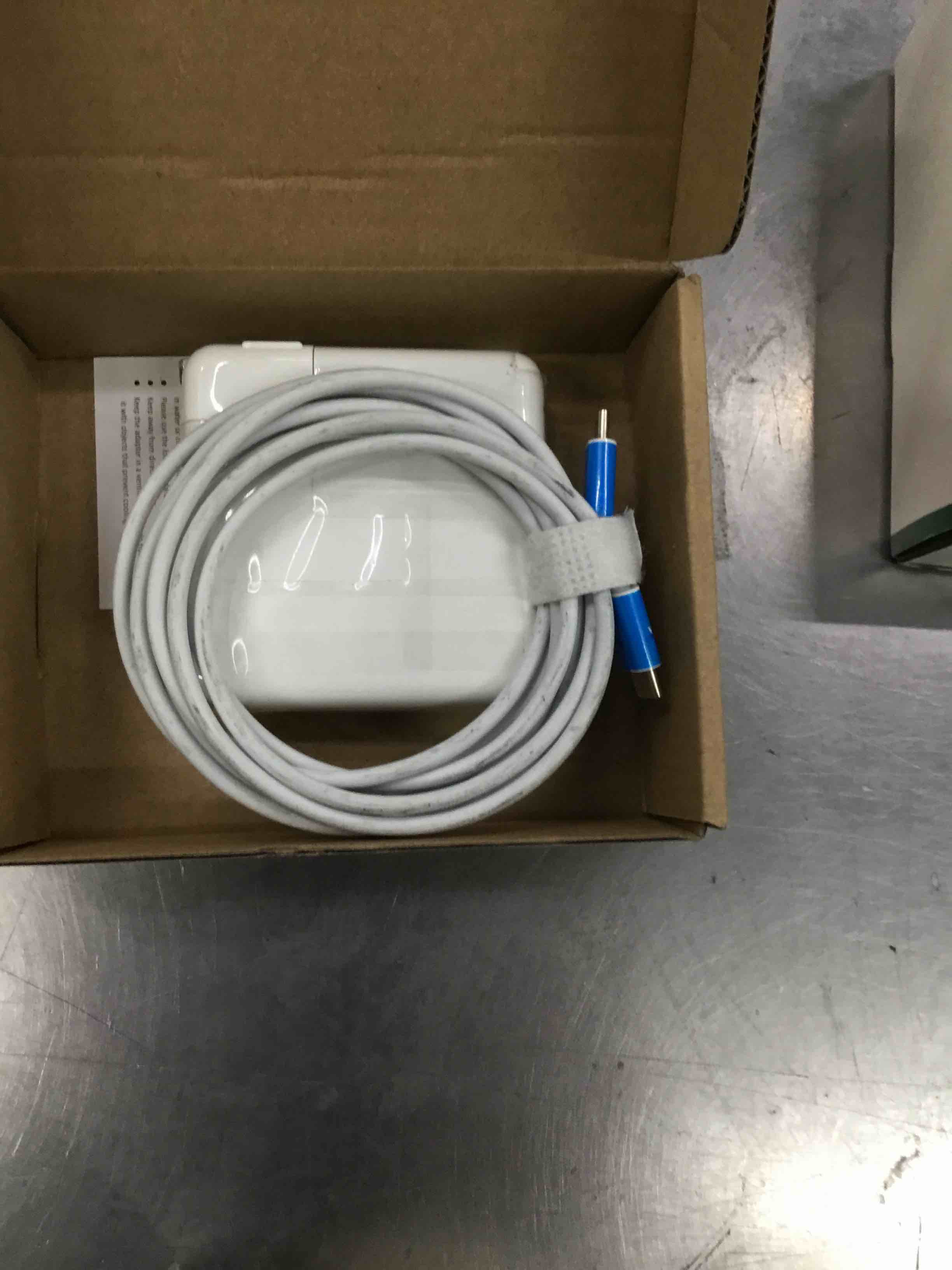 https://s3.amazonaws.com/lotting-images-prod/bidfta/ORG5000578_1697834645636.jpeg