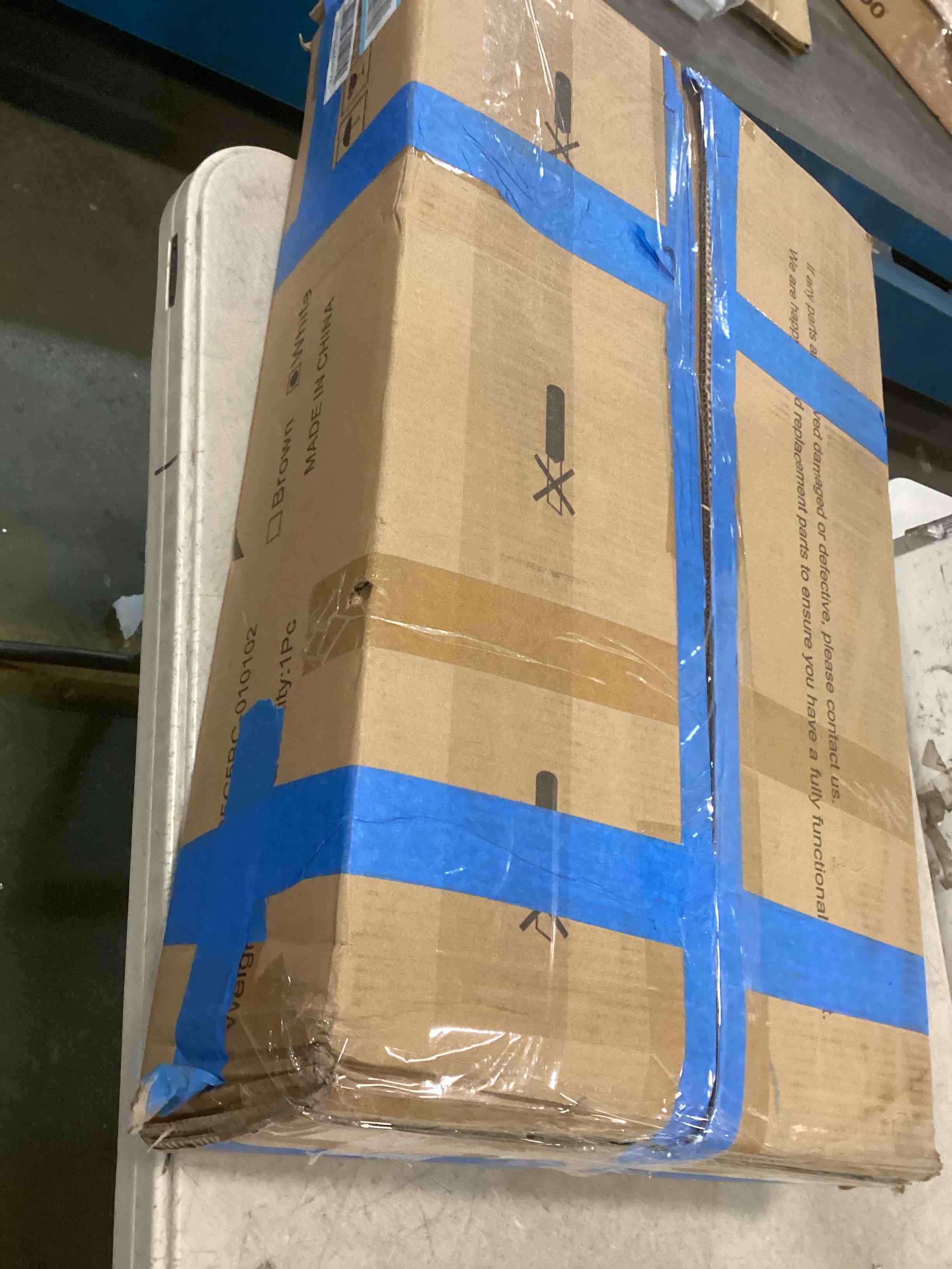 https://s3.amazonaws.com/lotting-images-prod/bidfta/ORG5005235_1721313776292.jpeg