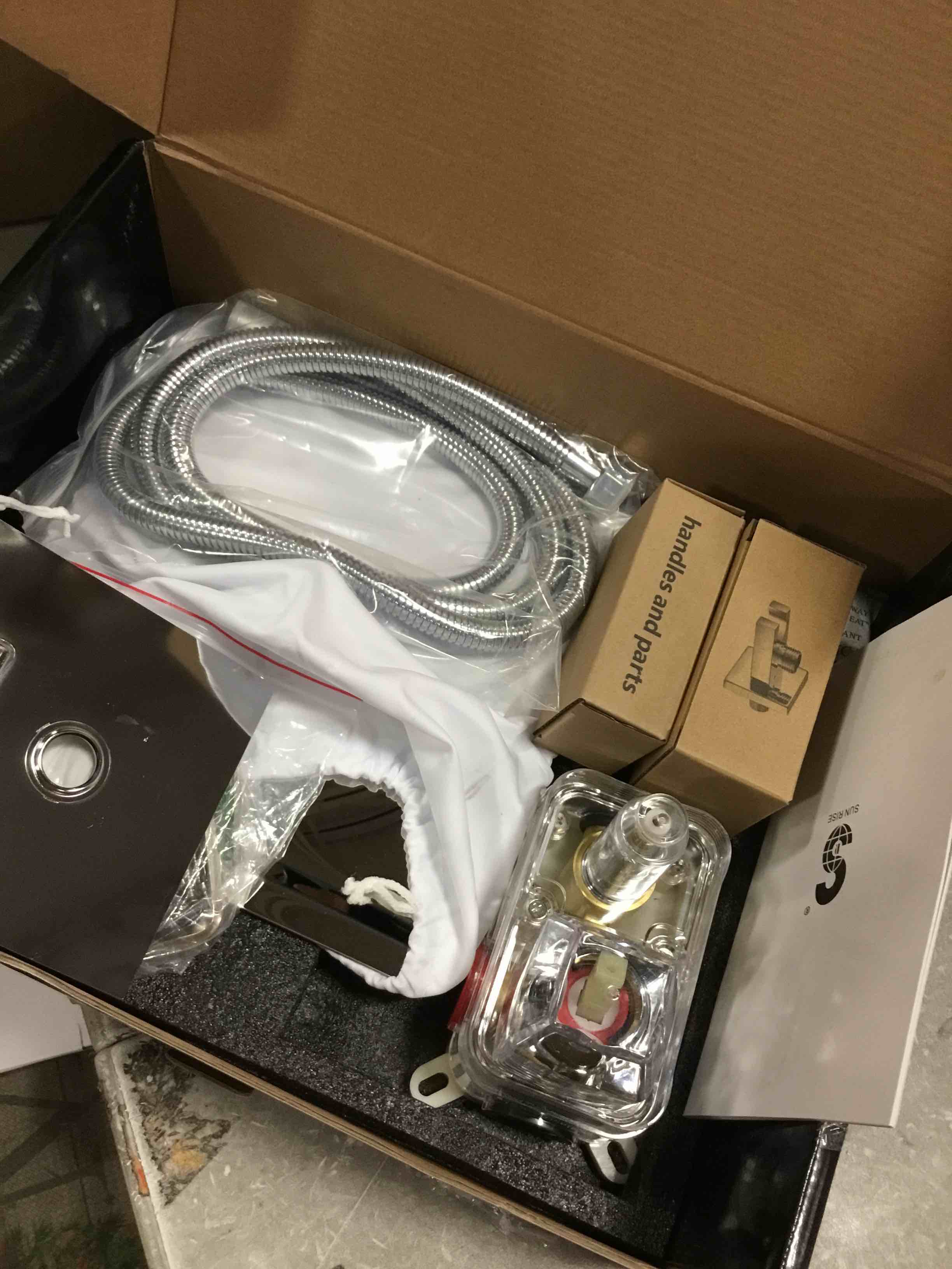 https://s3.amazonaws.com/lotting-images-prod/bidfta/ORG5010382_1721760327543.jpeg