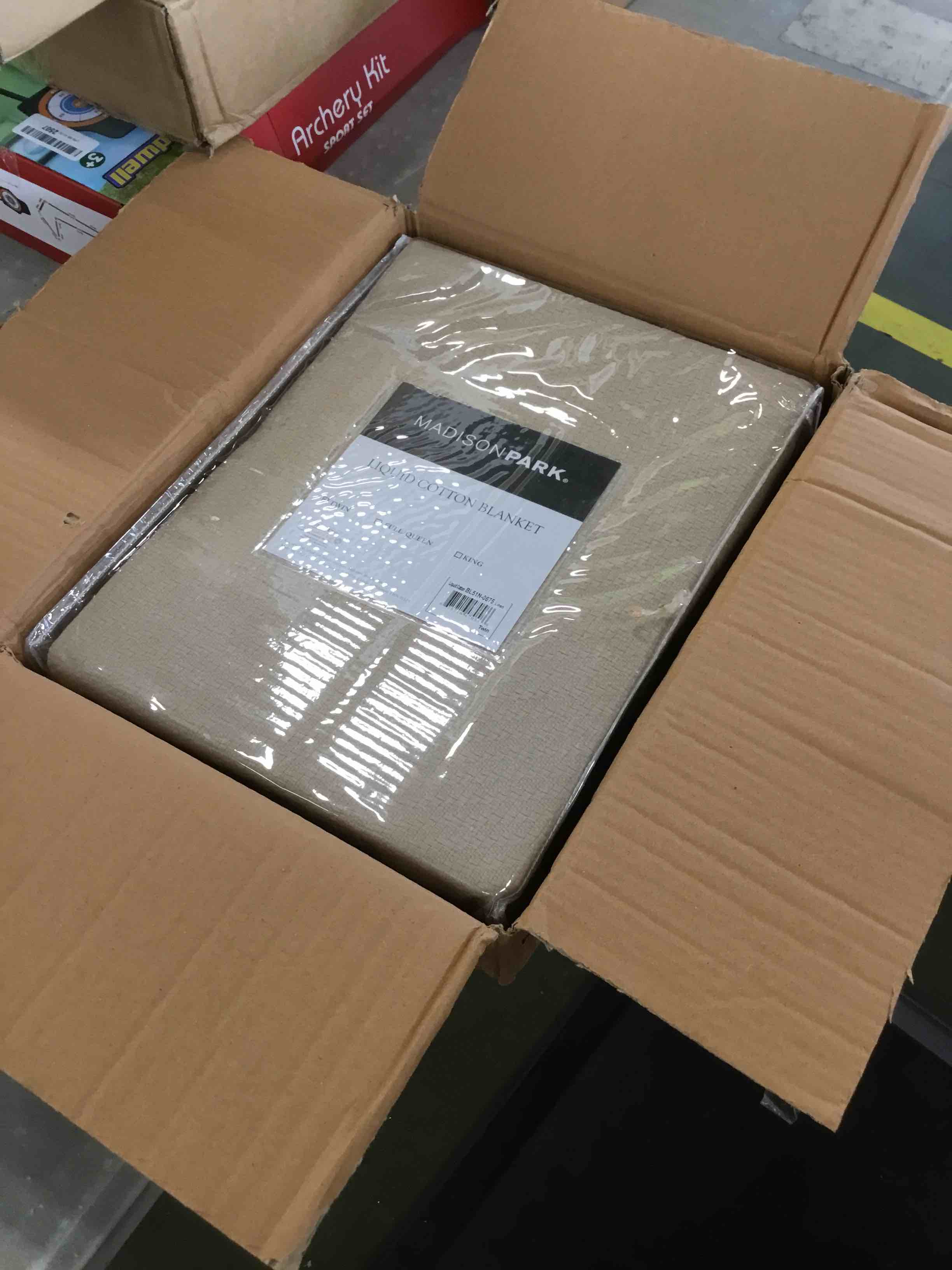 https://s3.amazonaws.com/lotting-images-prod/bidfta/ORG5010561_1720788093237.jpeg
