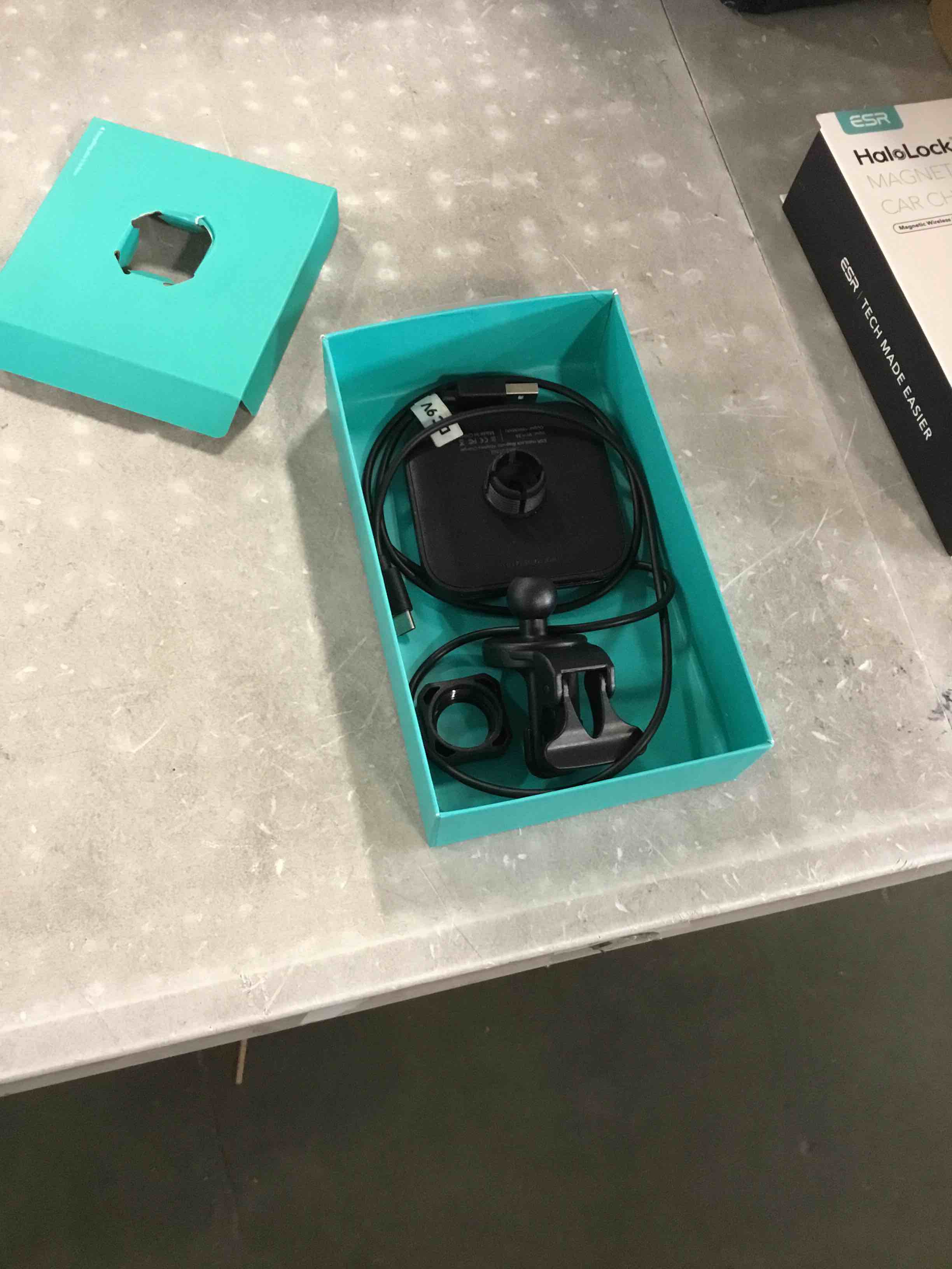 https://s3.amazonaws.com/lotting-images-prod/bidfta/ORG5011700_1721676547549.jpeg