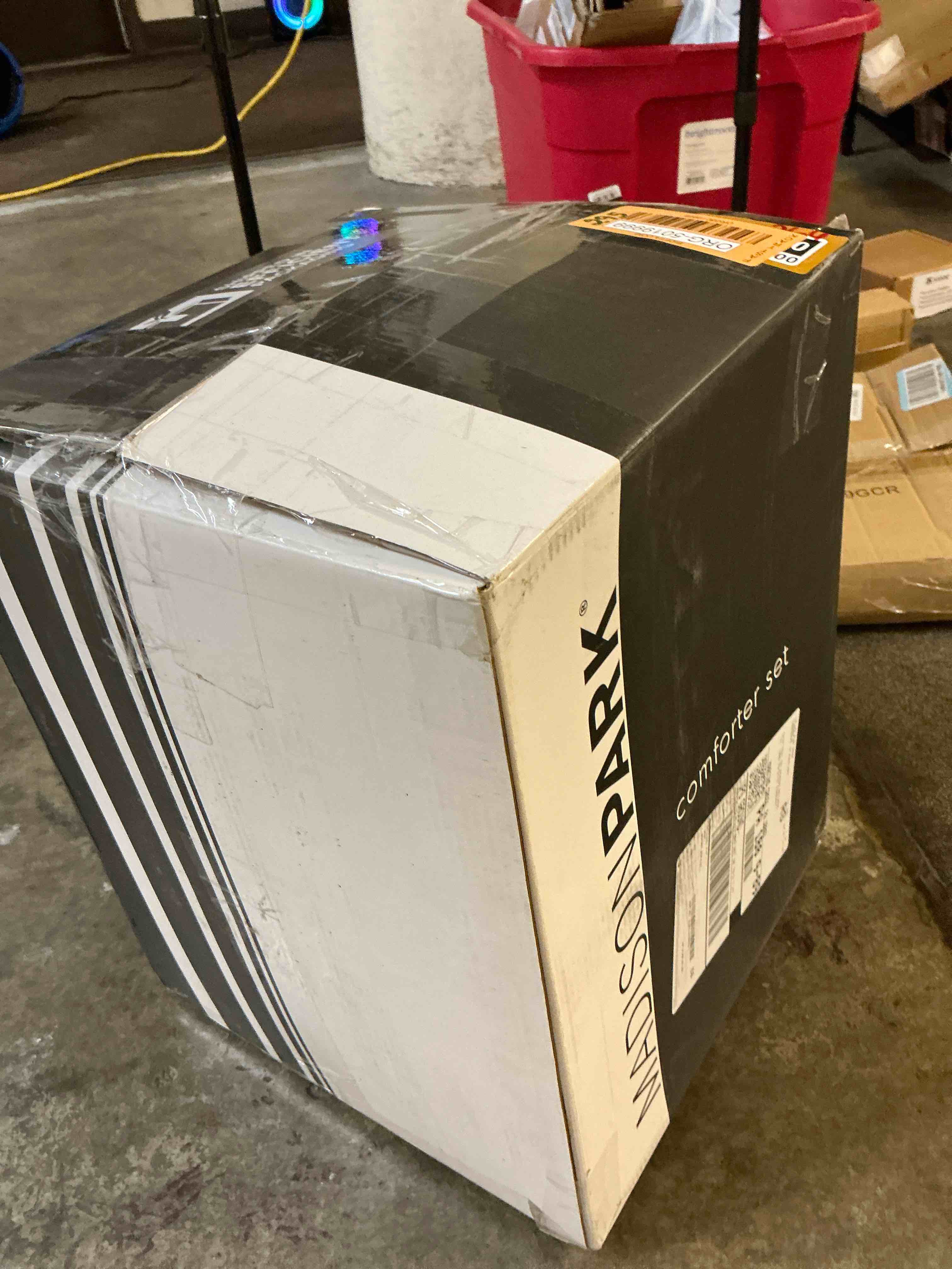 https://s3.amazonaws.com/lotting-images-prod/bidfta/ORG5019999_1759703663433.jpeg