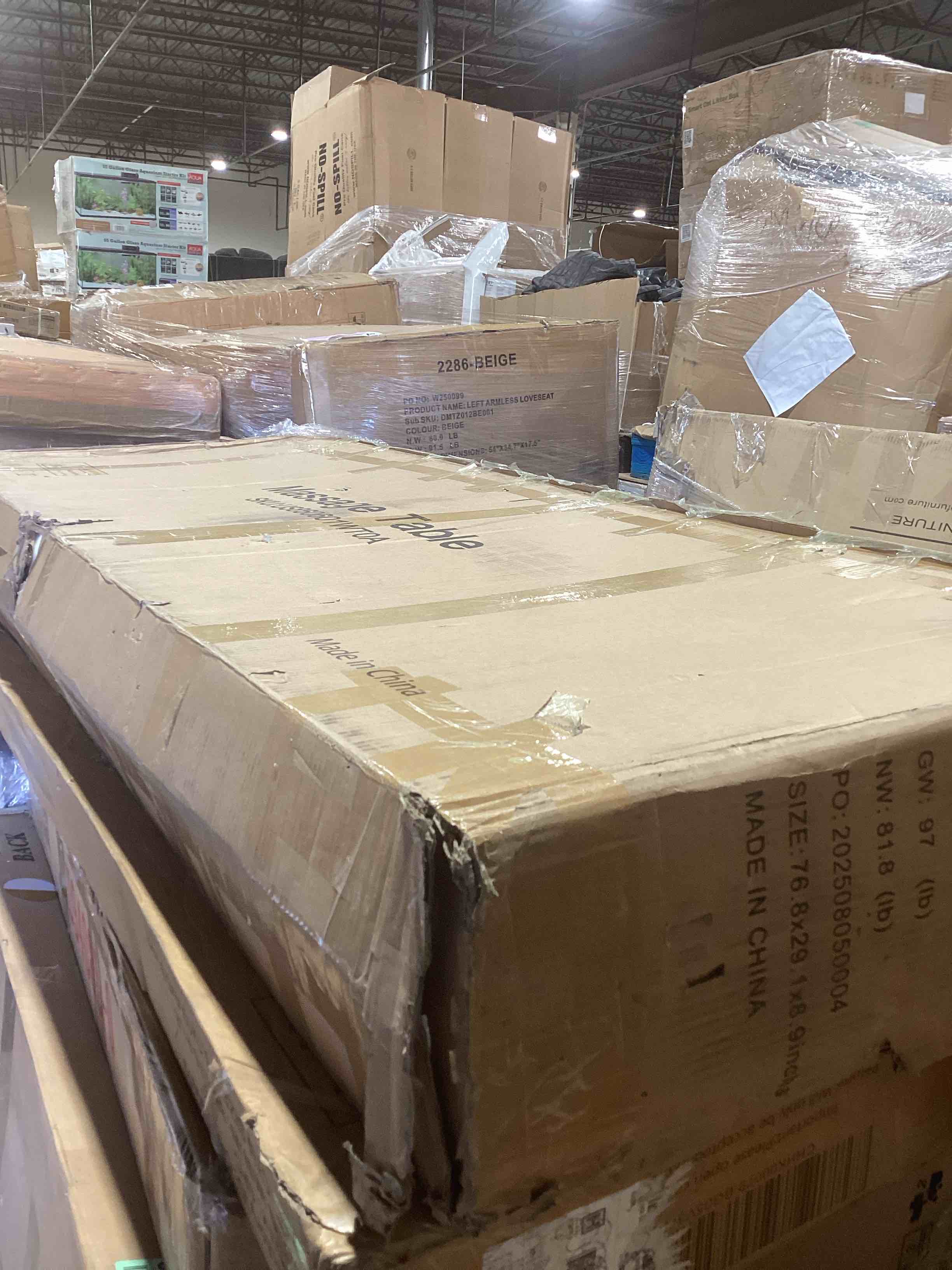 Condition photo showing Good Condition for electric massage bed with adjustable height backseat & leg