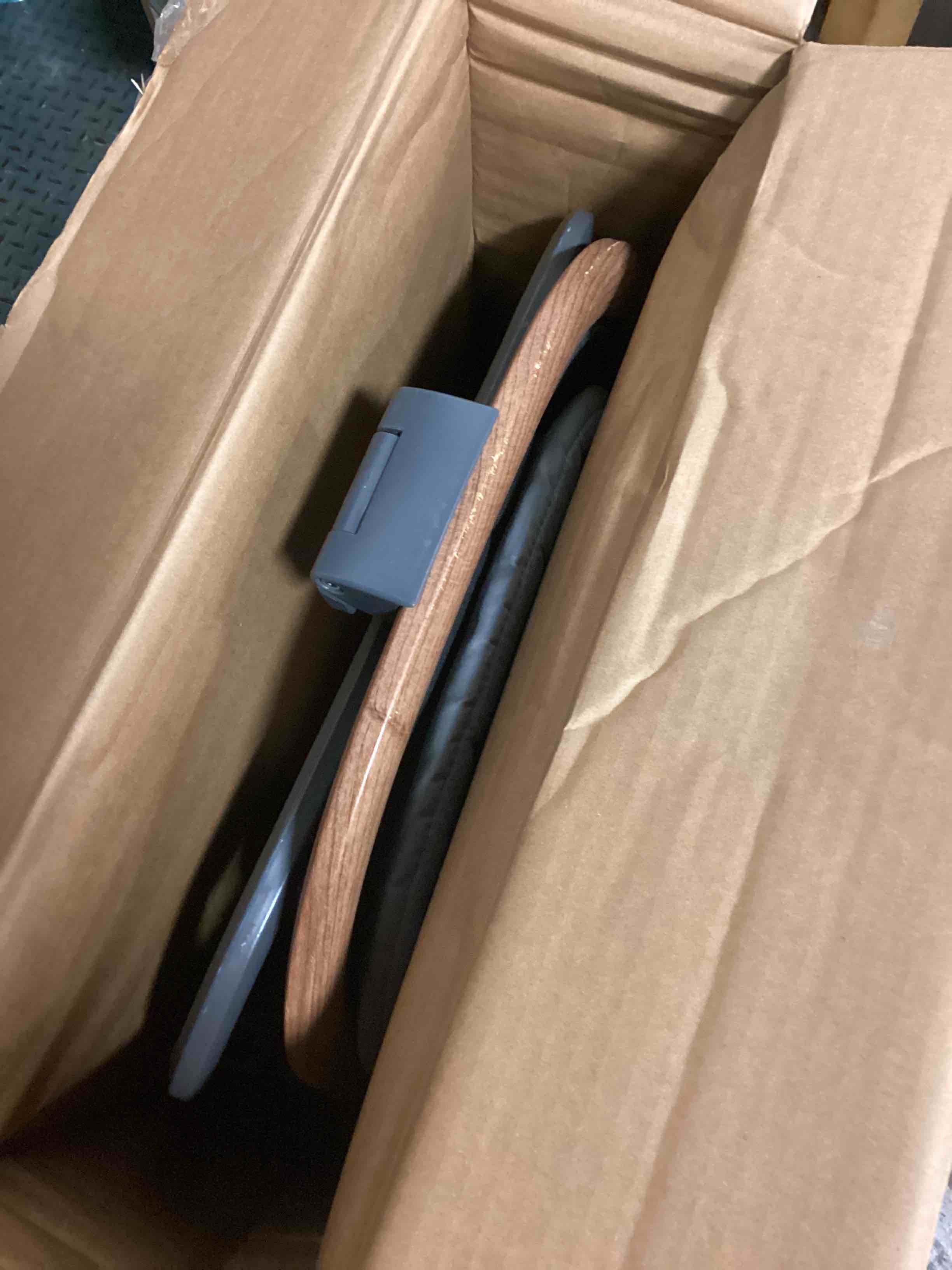 https://s3.amazonaws.com/lotting-images-prod/bidfta/ORG5022361_1699631652847.jpeg