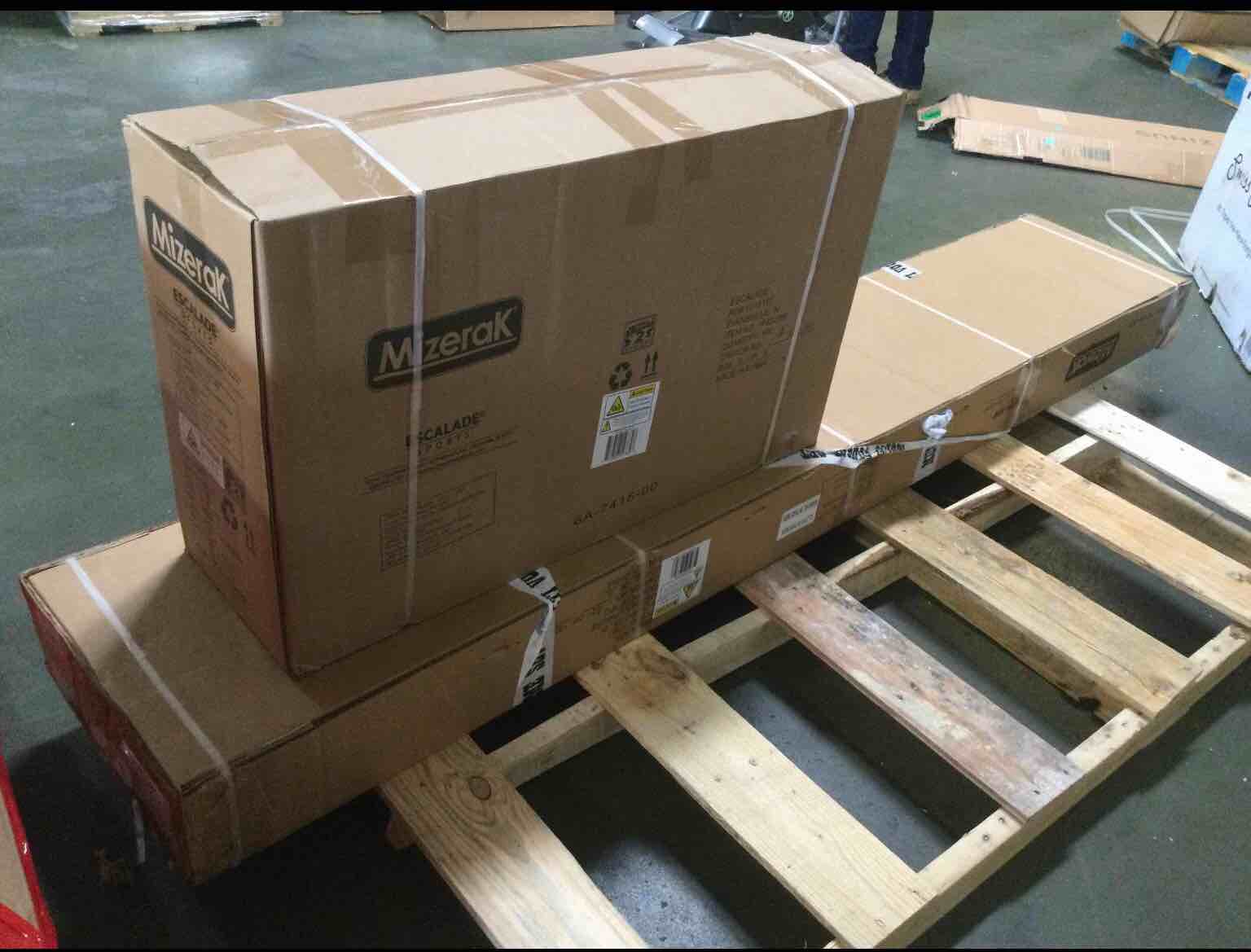 https://s3.amazonaws.com/lotting-images-prod/bidfta/ORG5027312_1685631737105.jpeg