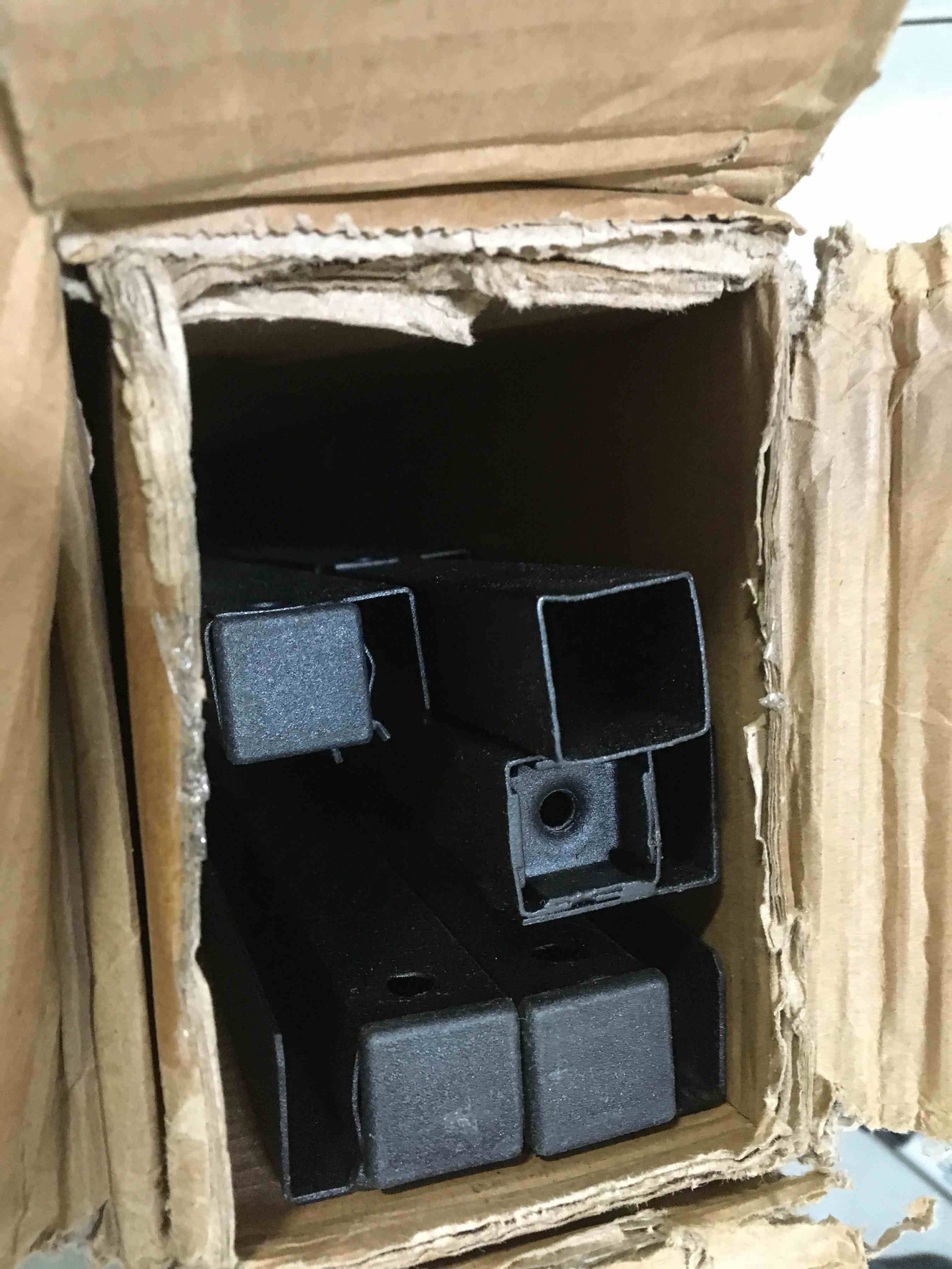 https://s3.amazonaws.com/lotting-images-prod/bidfta/ORG5034203_1685975686025.jpeg