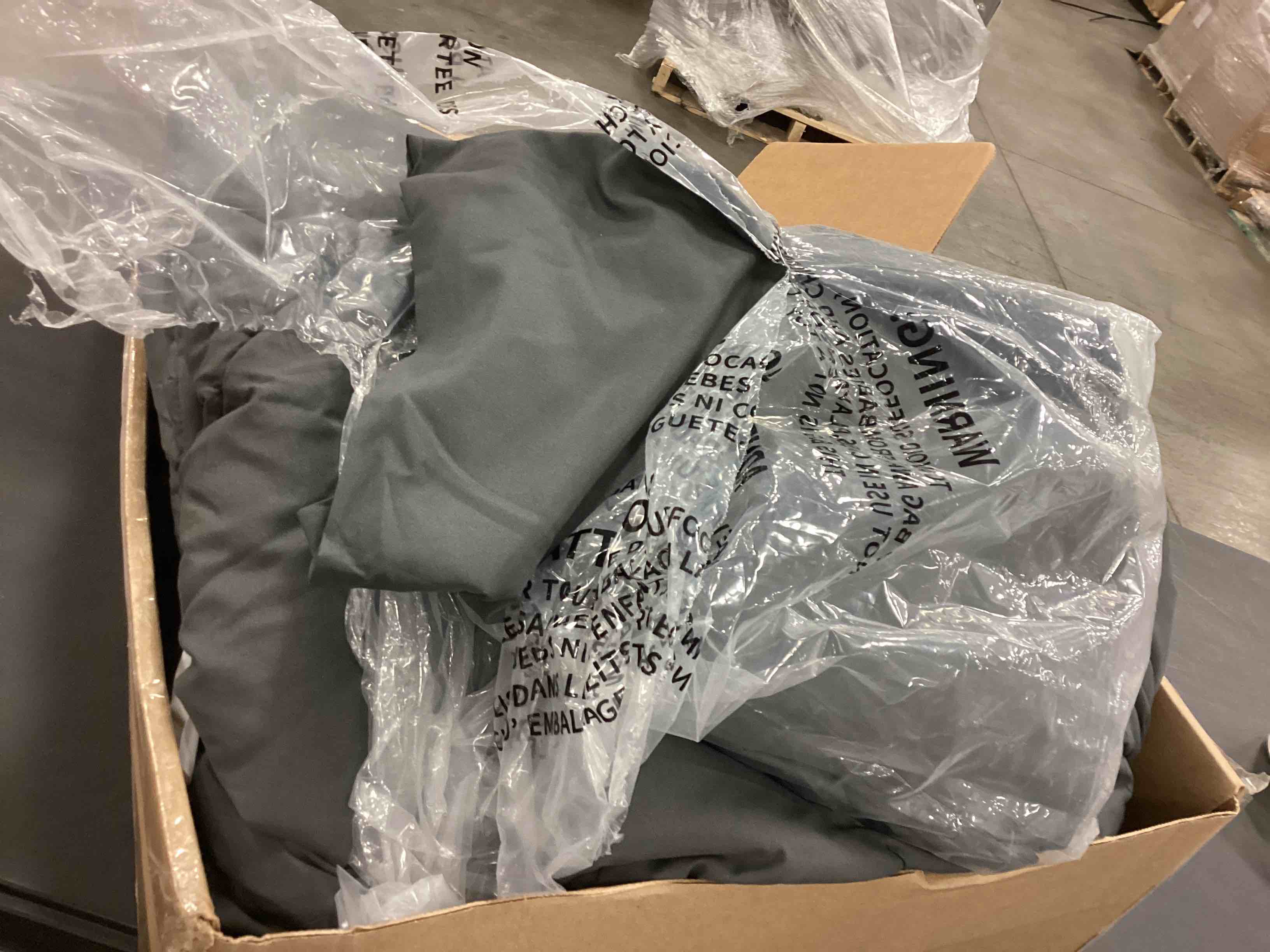 https://s3.amazonaws.com/lotting-images-prod/bidfta/ORG5049442_1692714869918.jpeg