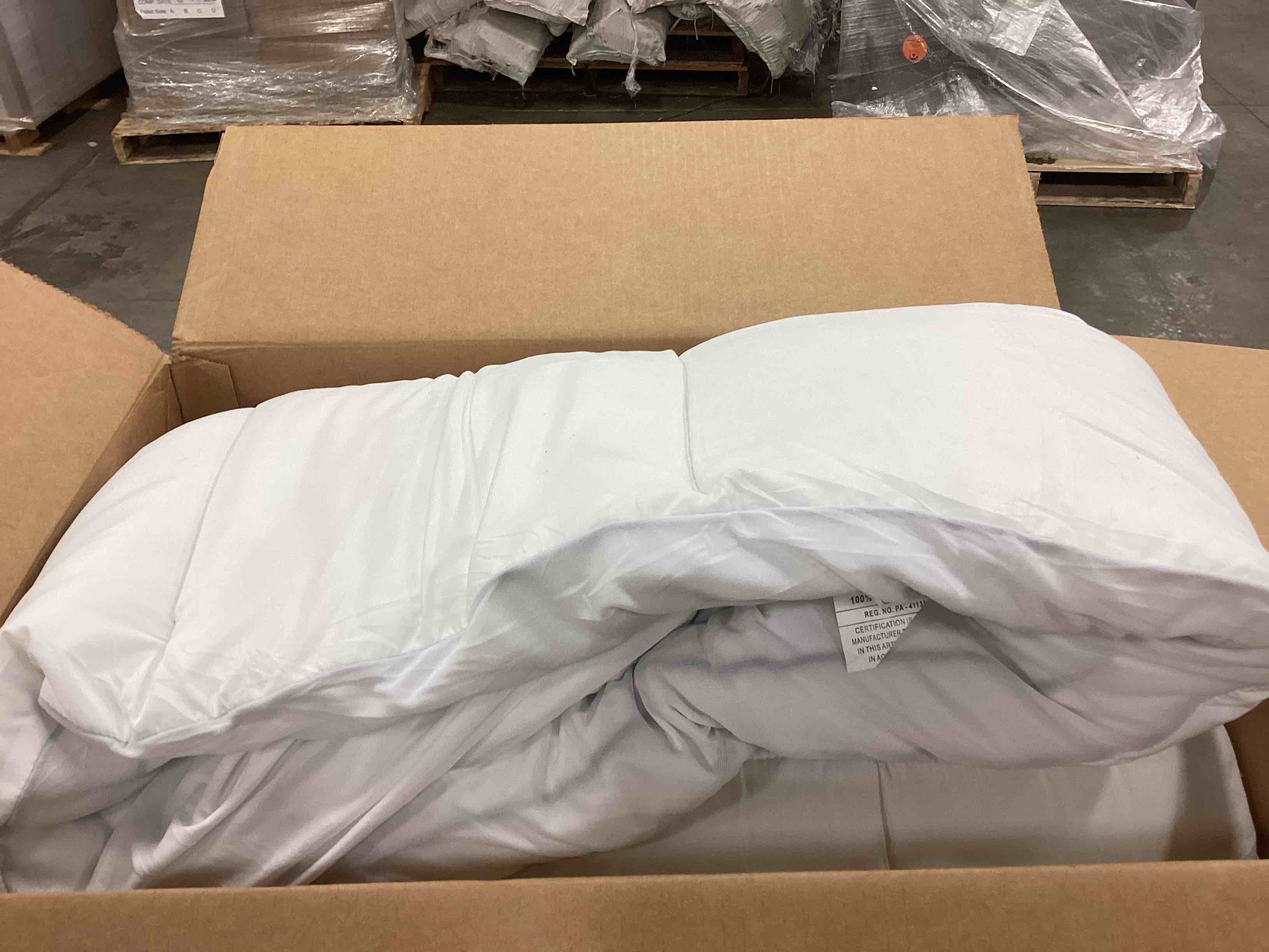 https://s3.amazonaws.com/lotting-images-prod/bidfta/ORG5049497_1692796454629.jpeg