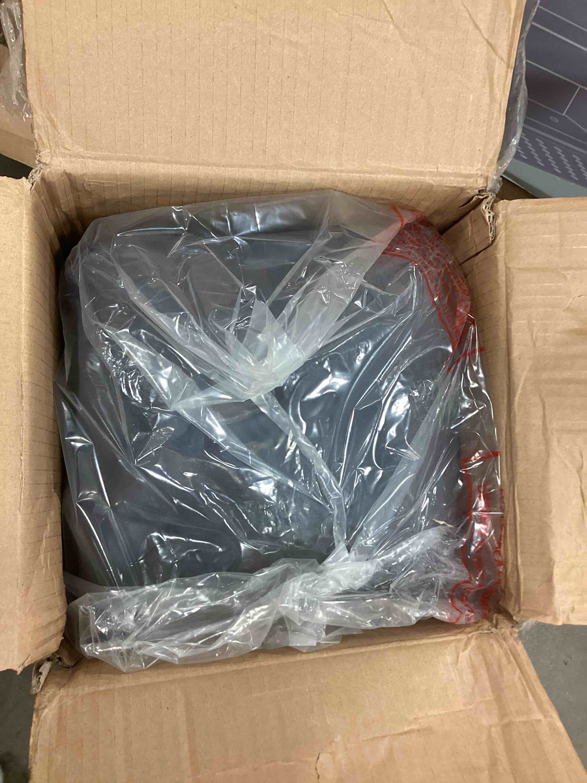 https://s3.amazonaws.com/lotting-images-prod/bidfta/ORG5054382_1694116772641.jpeg