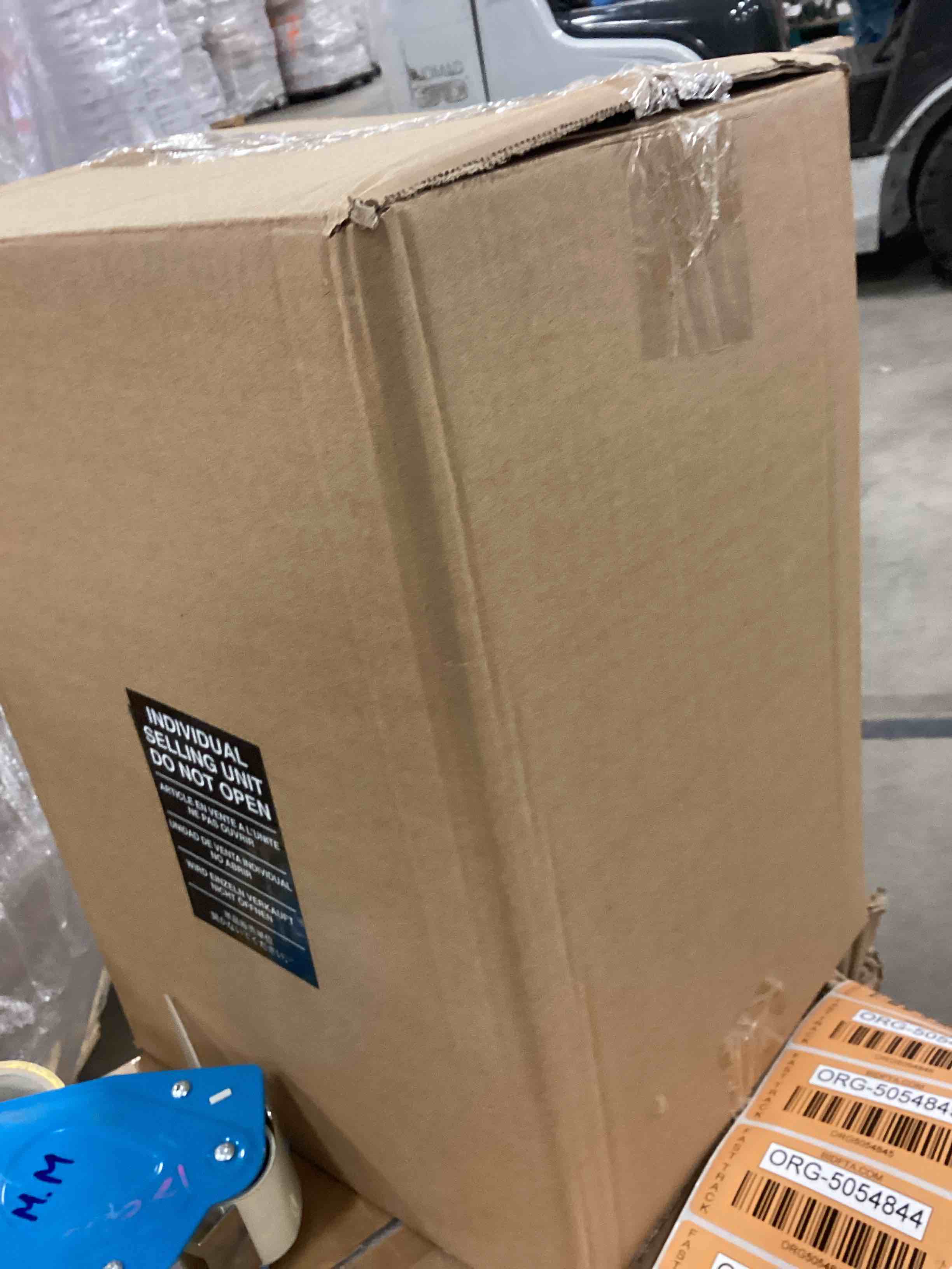 https://s3.amazonaws.com/lotting-images-prod/bidfta/ORG5054837_1695137396771.jpeg