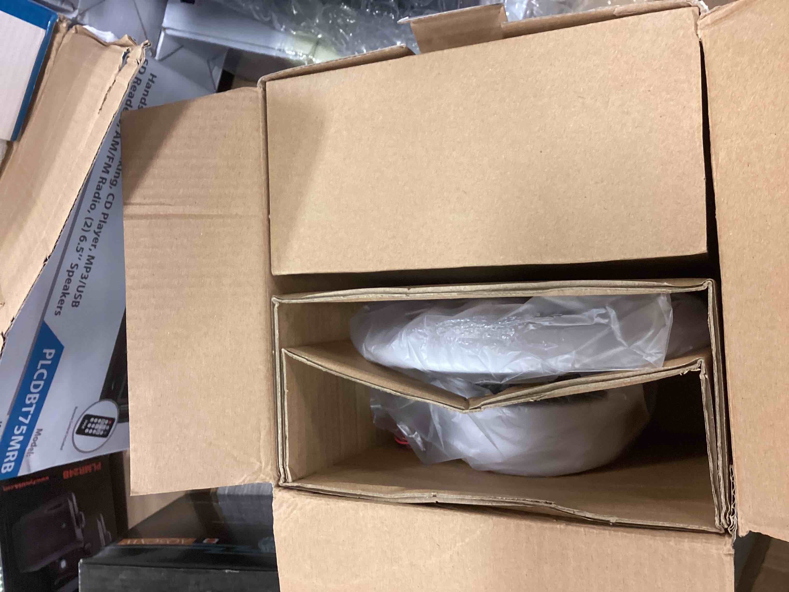 https://s3.amazonaws.com/lotting-images-prod/bidfta/ORG5055340_1697487093242.jpeg