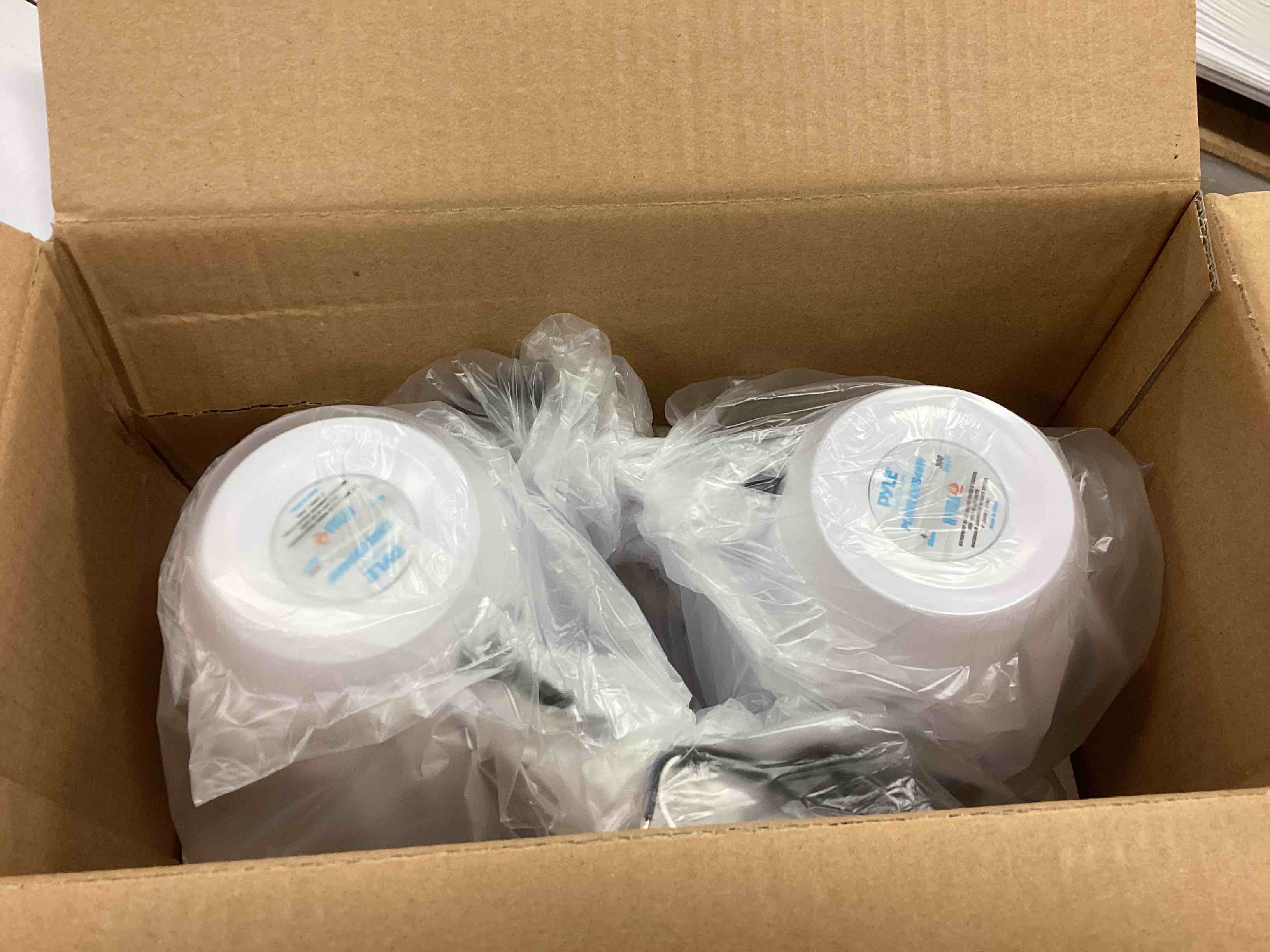 https://s3.amazonaws.com/lotting-images-prod/bidfta/ORG5055345_1697487800466.jpeg