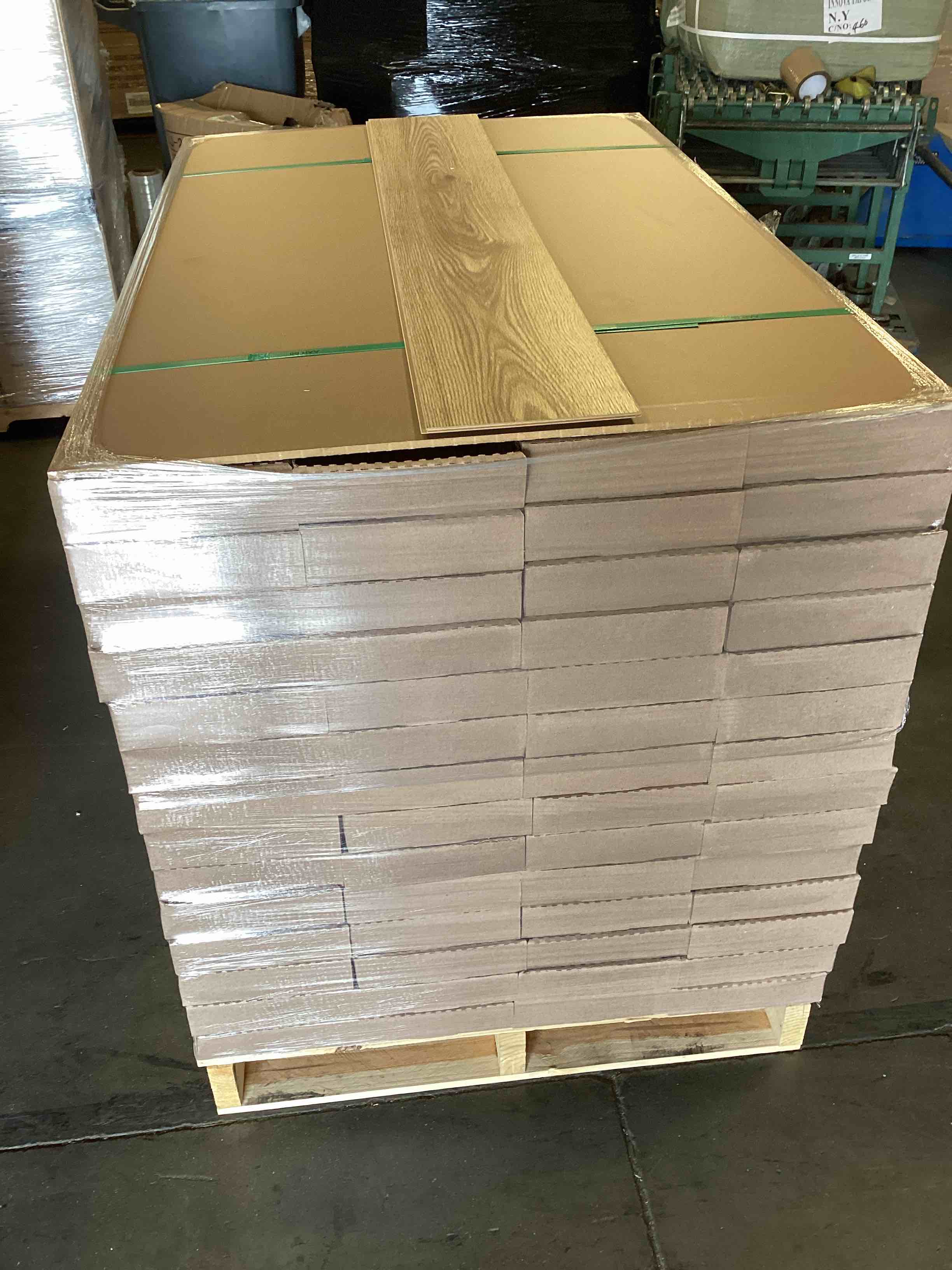 1,184.16 sq ft laminate flooring 56 boxes 7.5 x 50.75 7mm your bid per sq ft 