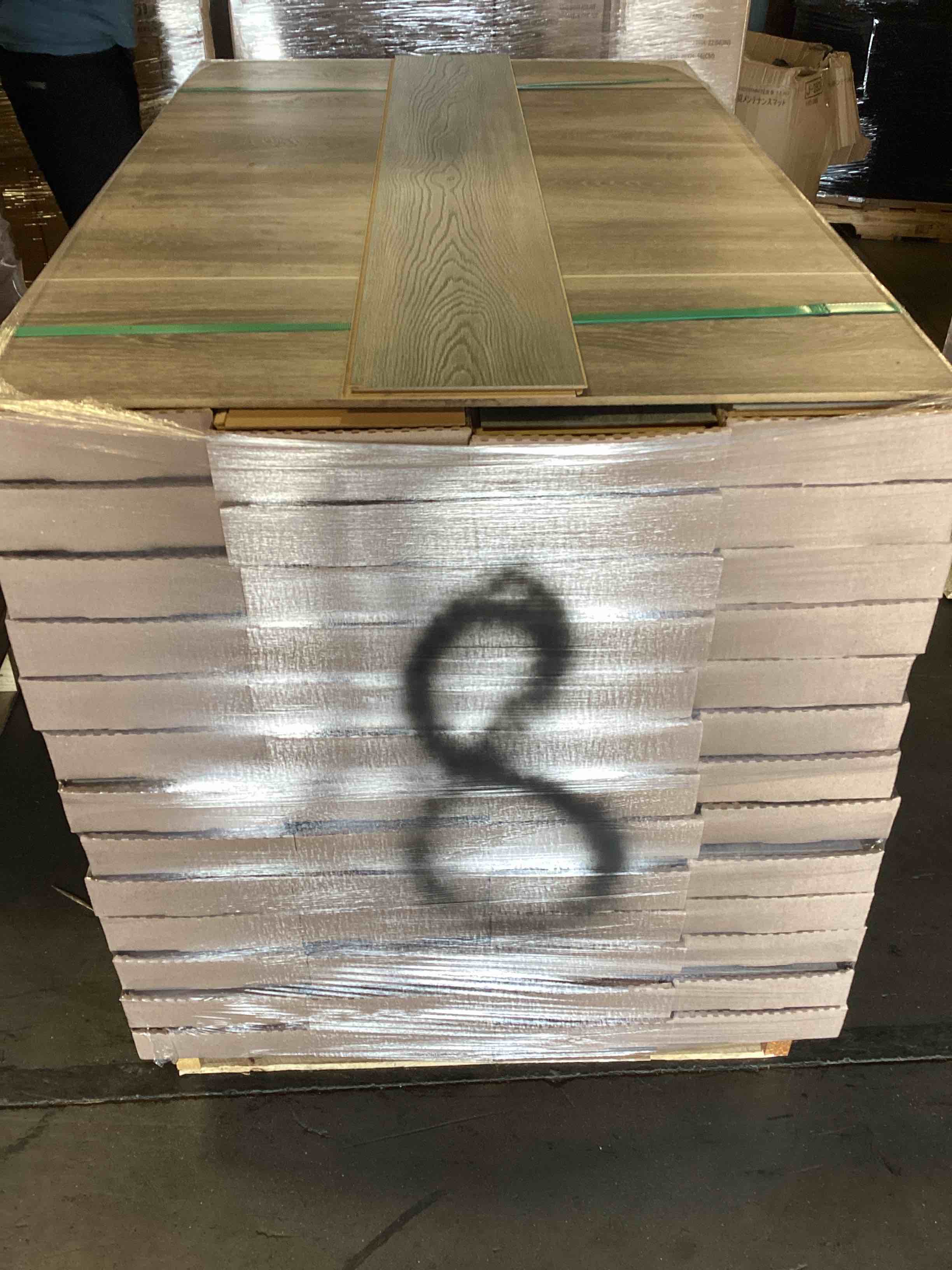 1,184.16 sq ft laminate flooring 56 boxes 7.5 x 50.75 8mm your bid per sq ft 