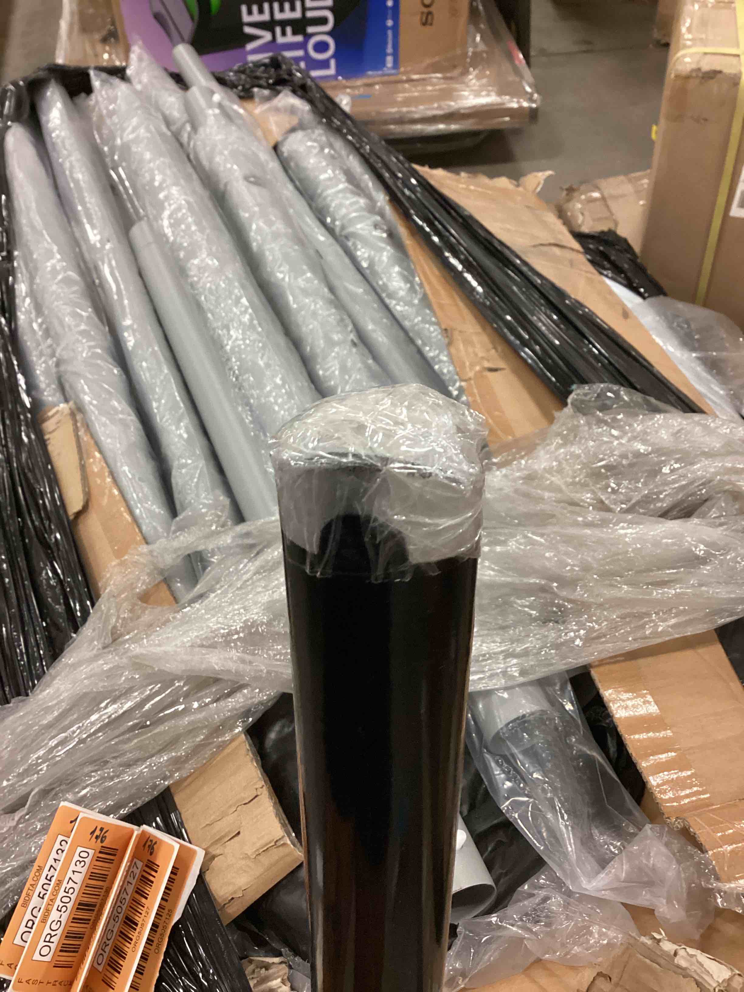 https://s3.amazonaws.com/lotting-images-prod/bidfta/ORG5057125_1693245567529.jpeg