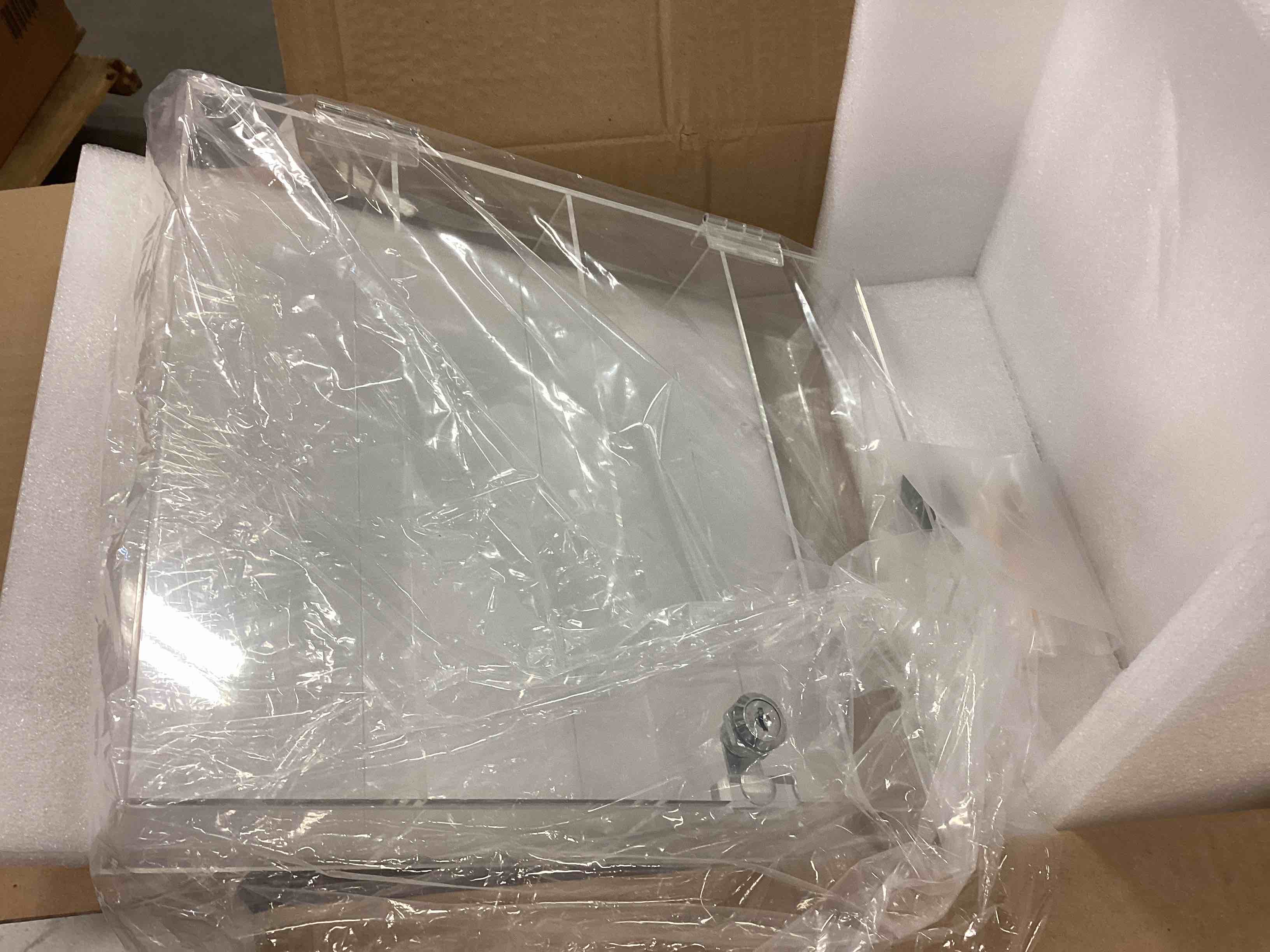 https://s3.amazonaws.com/lotting-images-prod/bidfta/ORG5057334_1693510745631.jpeg