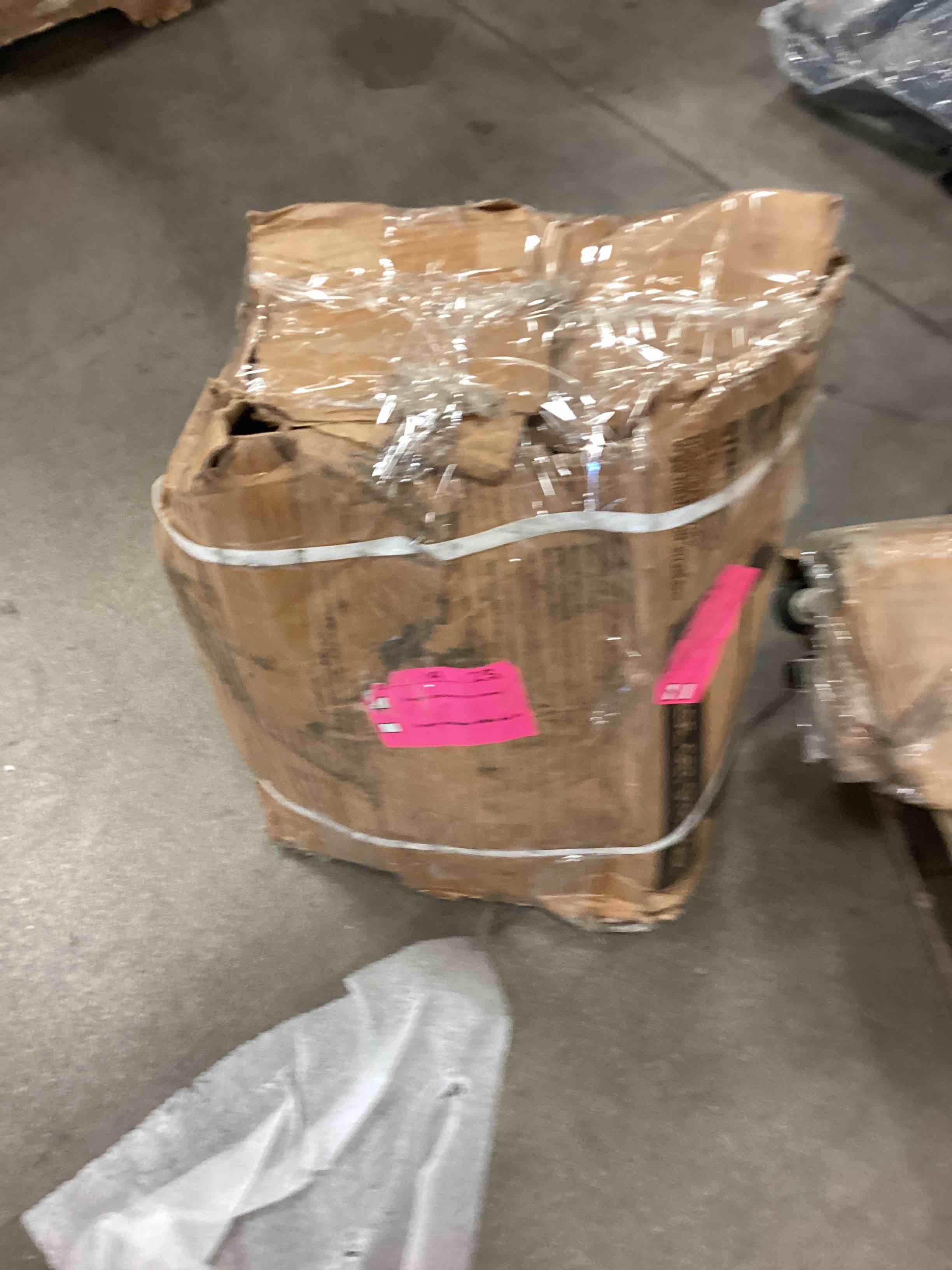 https://s3.amazonaws.com/lotting-images-prod/bidfta/ORG5057402_1695135191086.jpeg