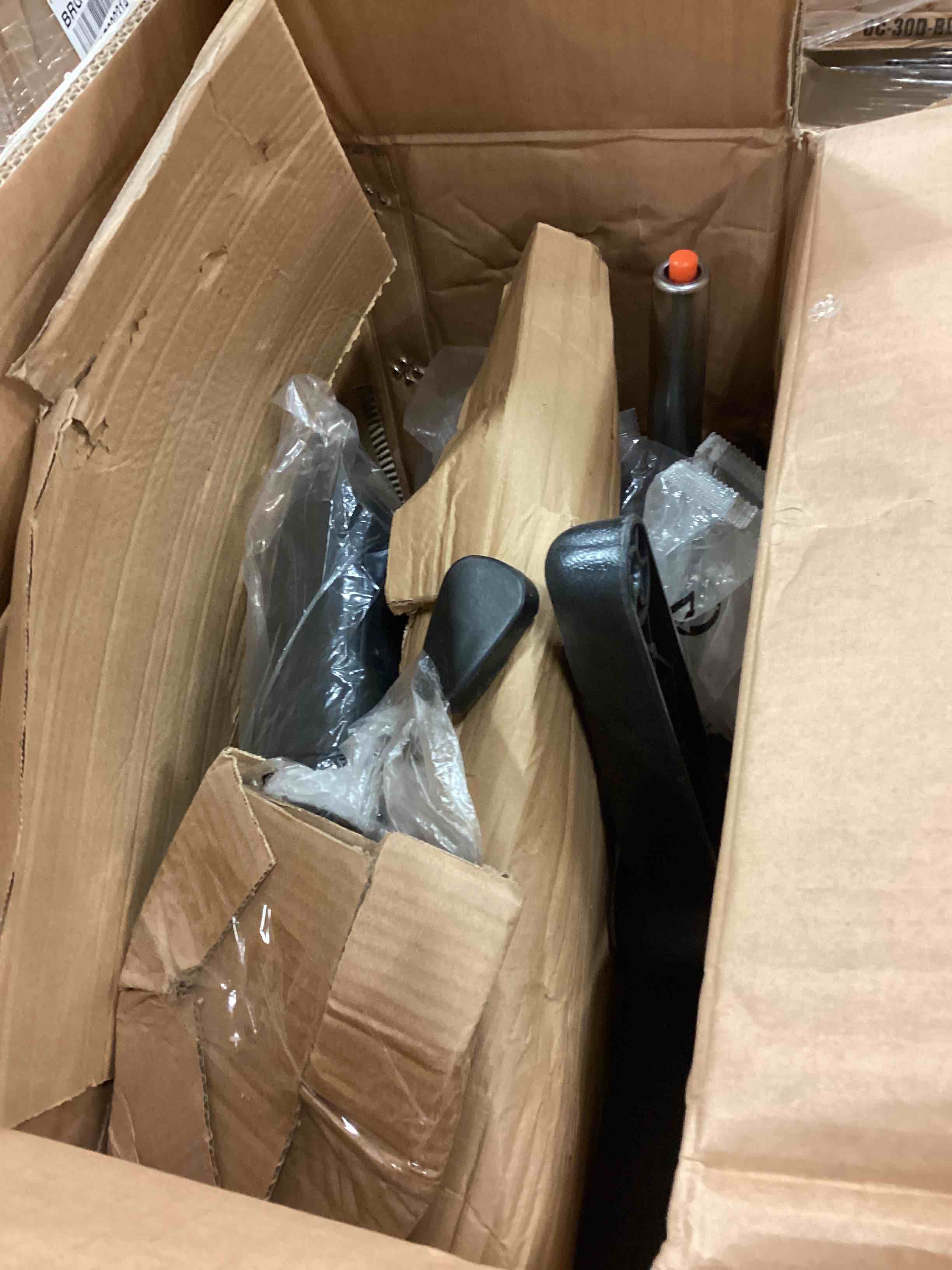 https://s3.amazonaws.com/lotting-images-prod/bidfta/ORG5057505_1696266666572.jpeg