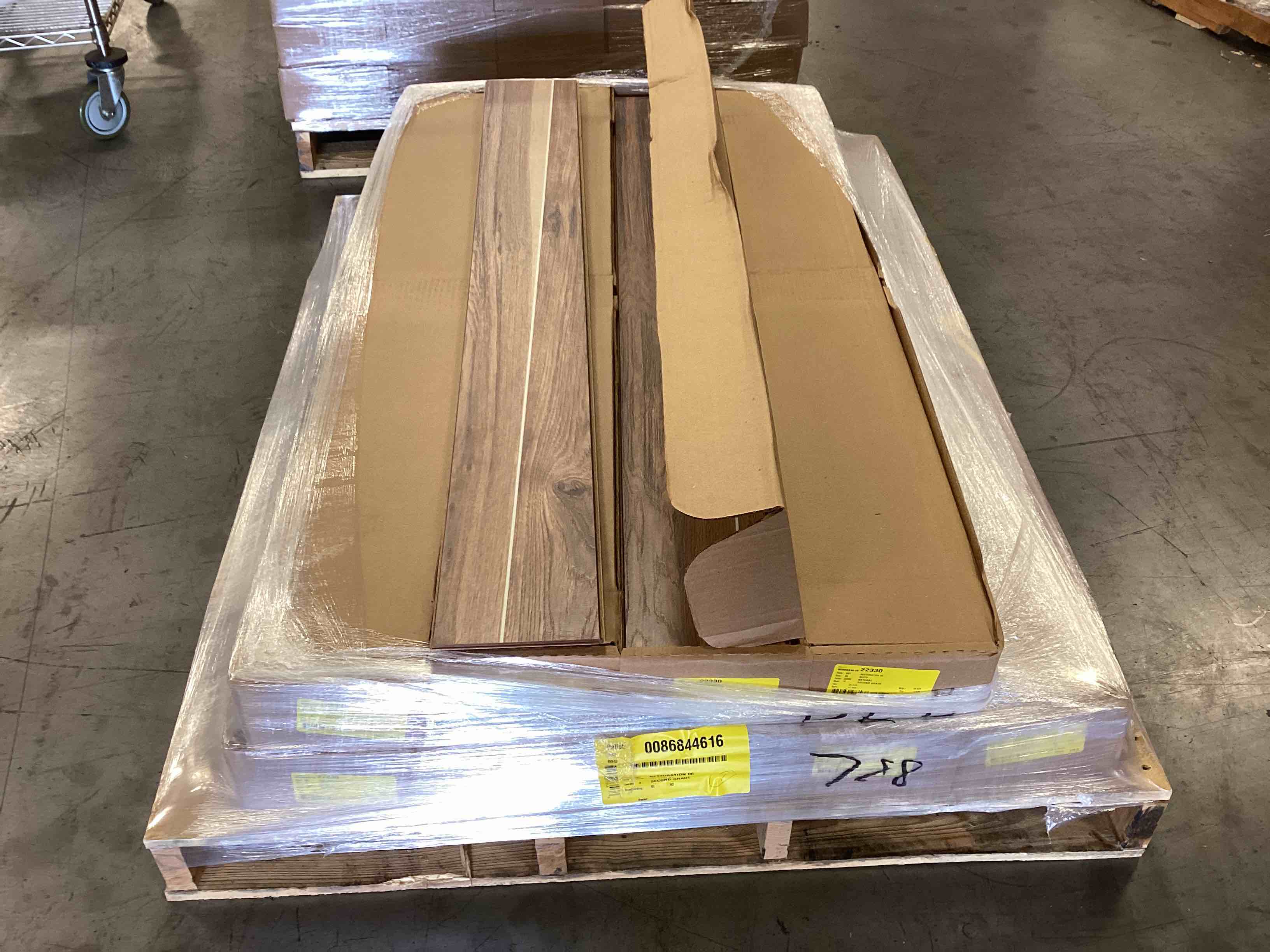nine boxes of restoration, natural engineered hardwood flooring, 156.6 ft.² your b.i.d. per square foot.