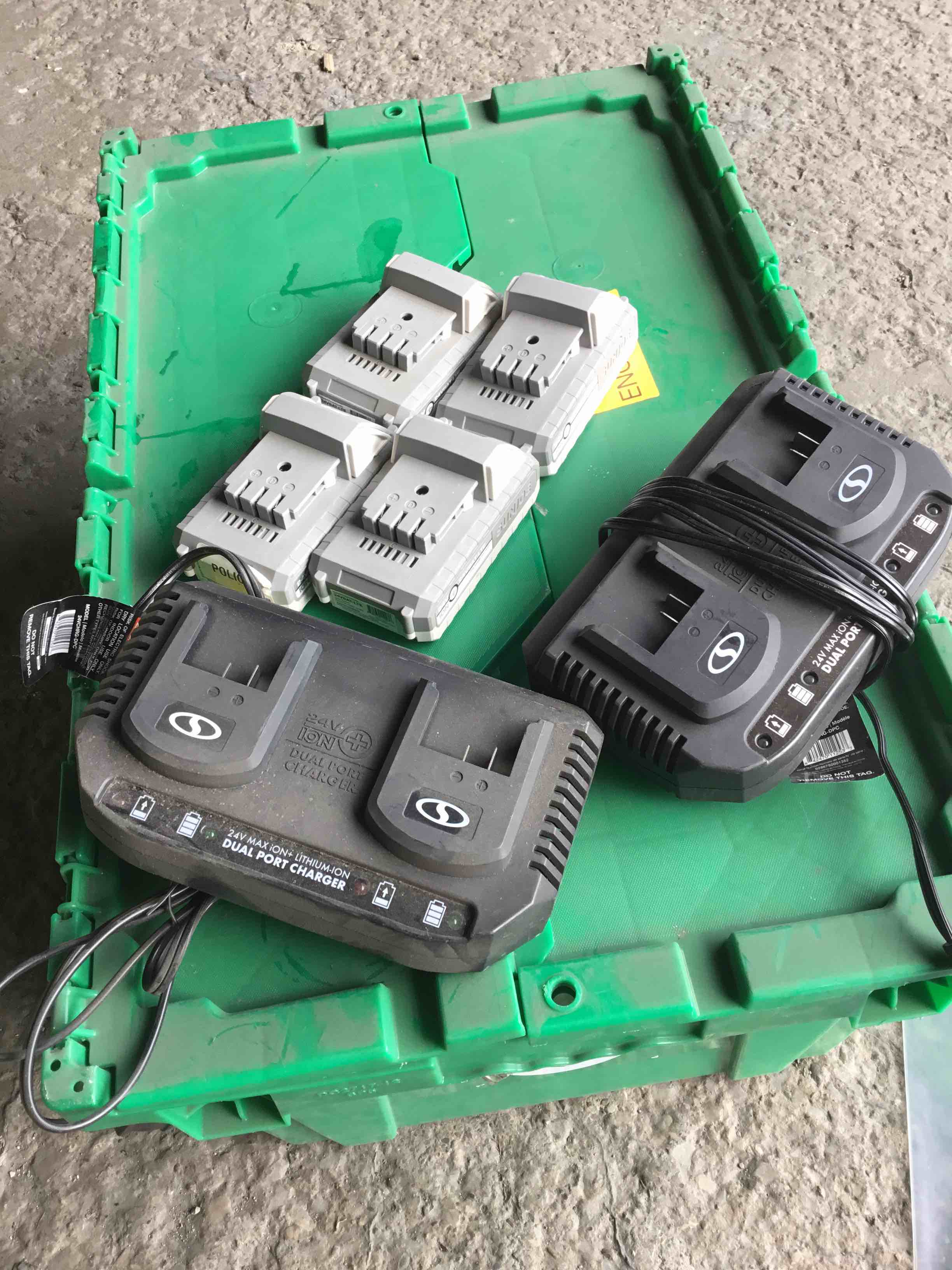 Sunjoe 4 Battery and 2 Charger Combo Pack