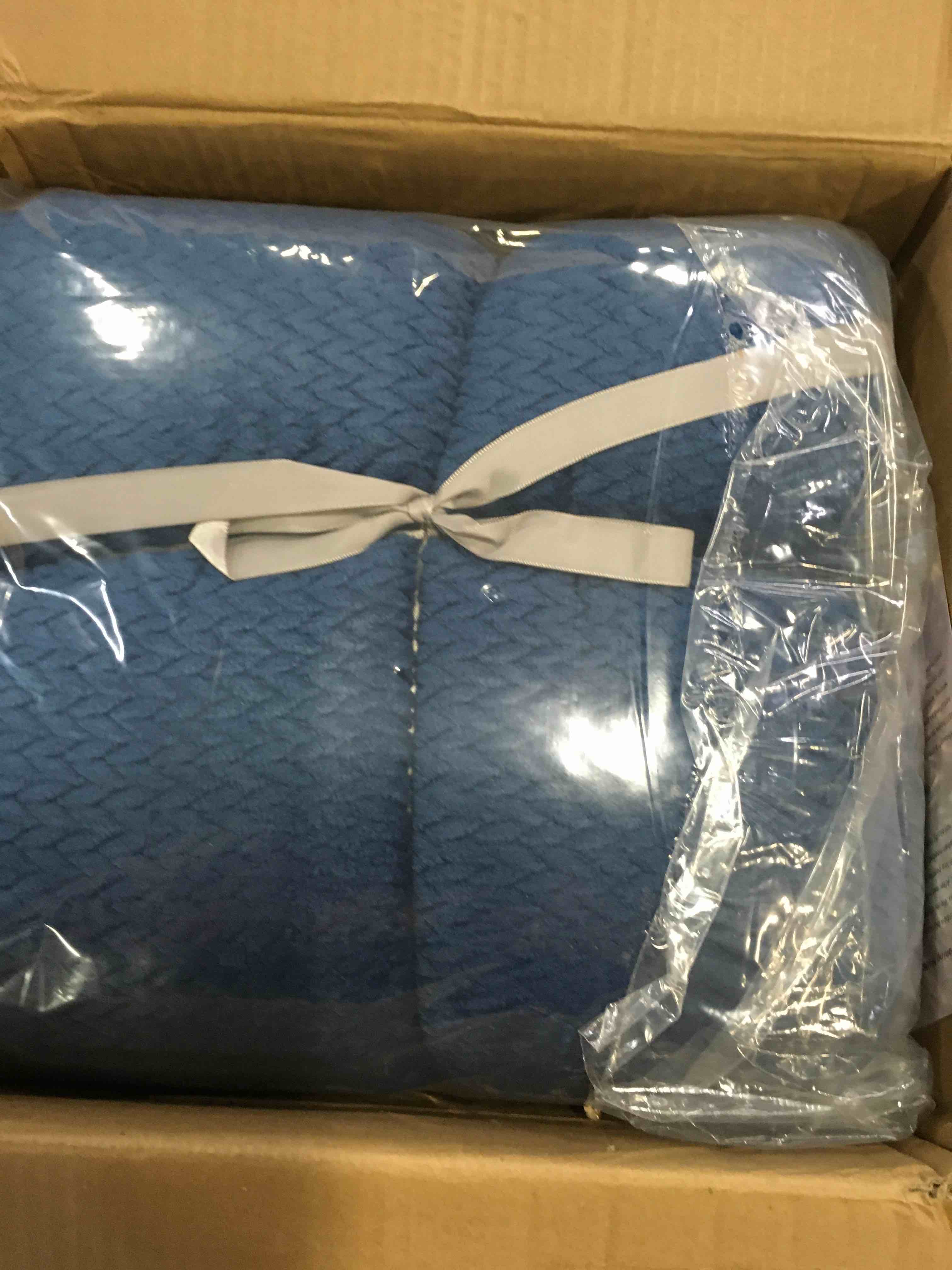 https://s3.amazonaws.com/lotting-images-prod/bidfta/ORG5085063_1695835915685.jpeg