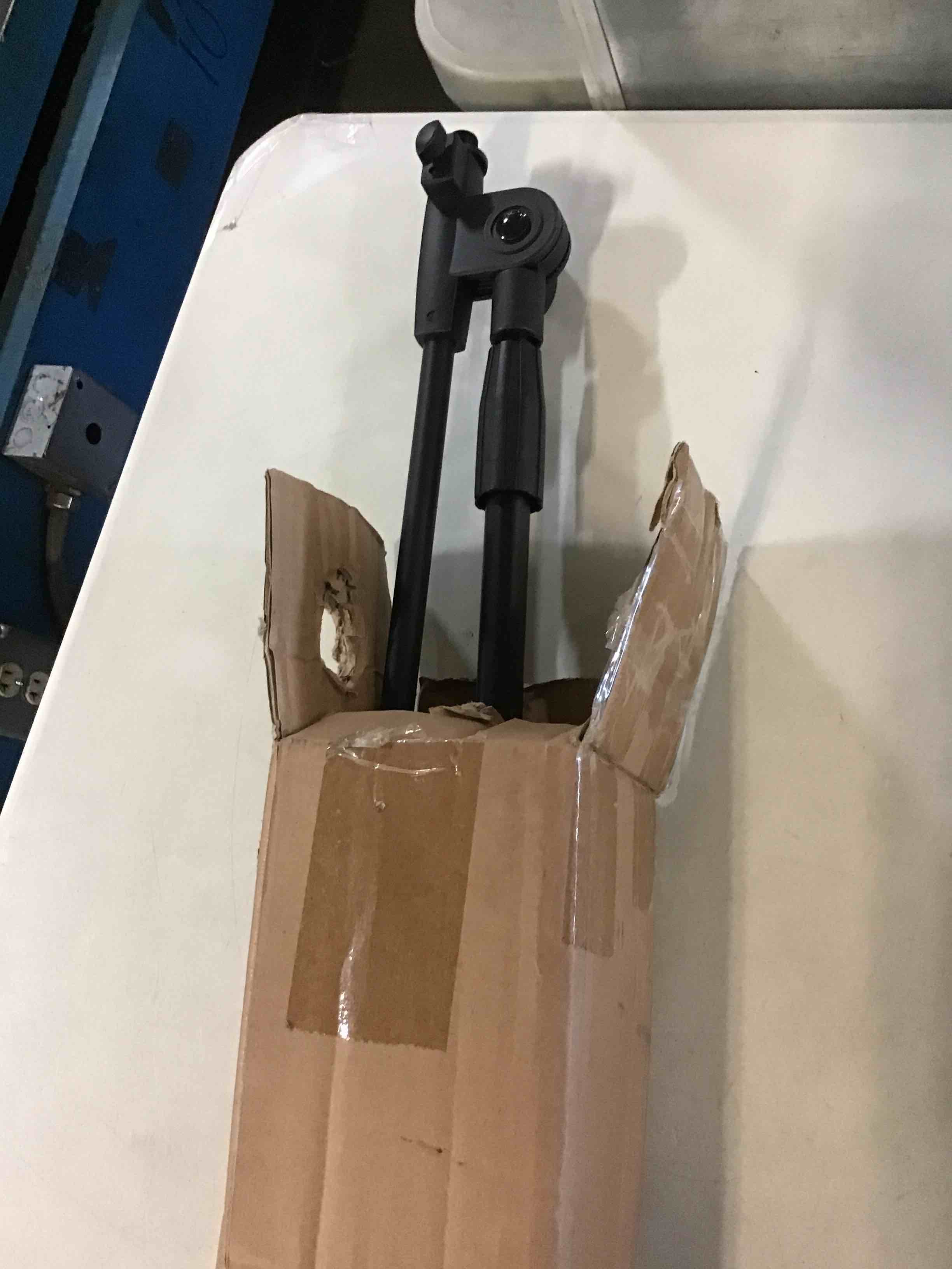 https://s3.amazonaws.com/lotting-images-prod/bidfta/ORG5091388_1696254764573.jpeg