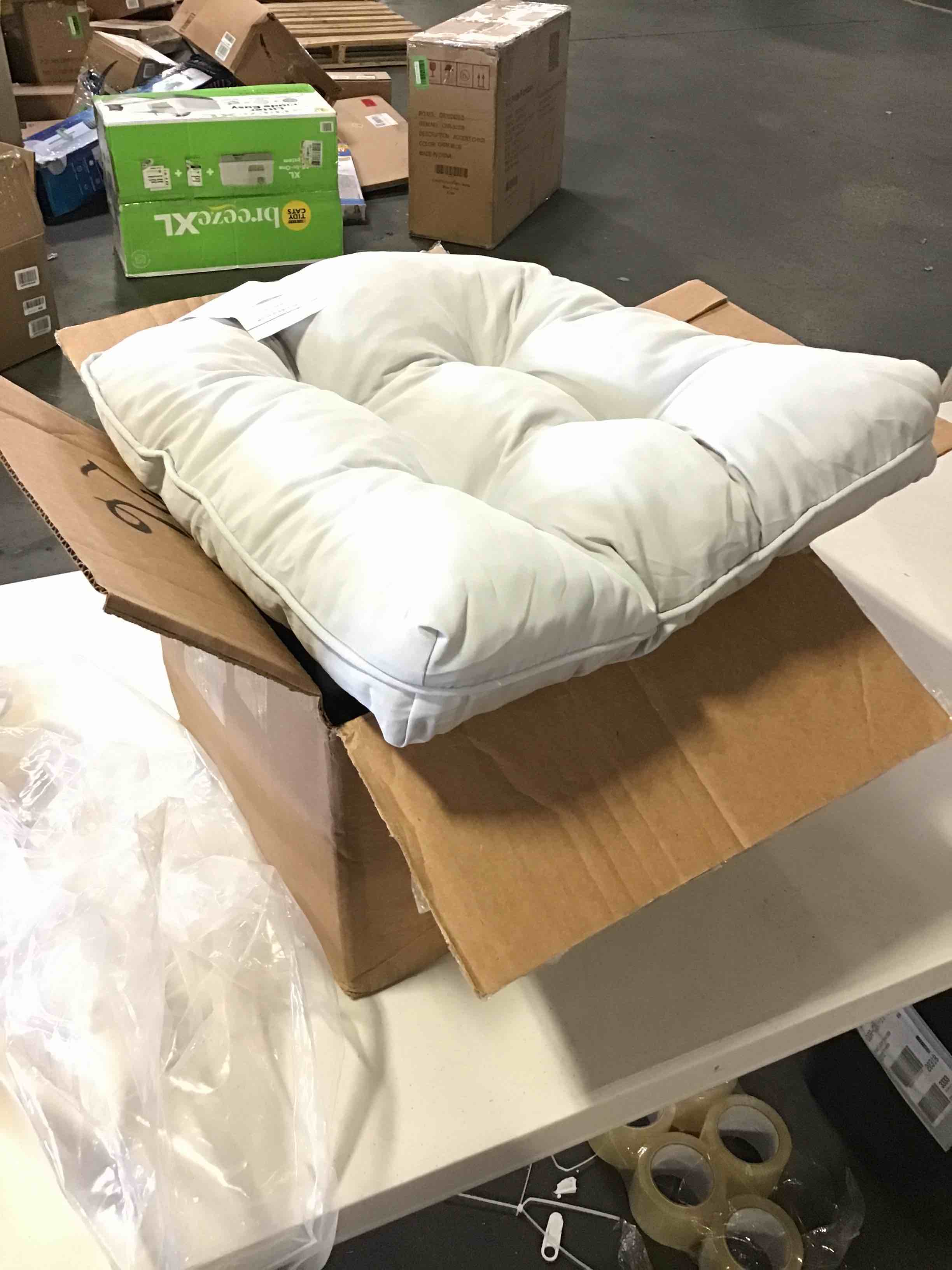 https://s3.amazonaws.com/lotting-images-prod/bidfta/ORG5091791_1695388204611.jpeg