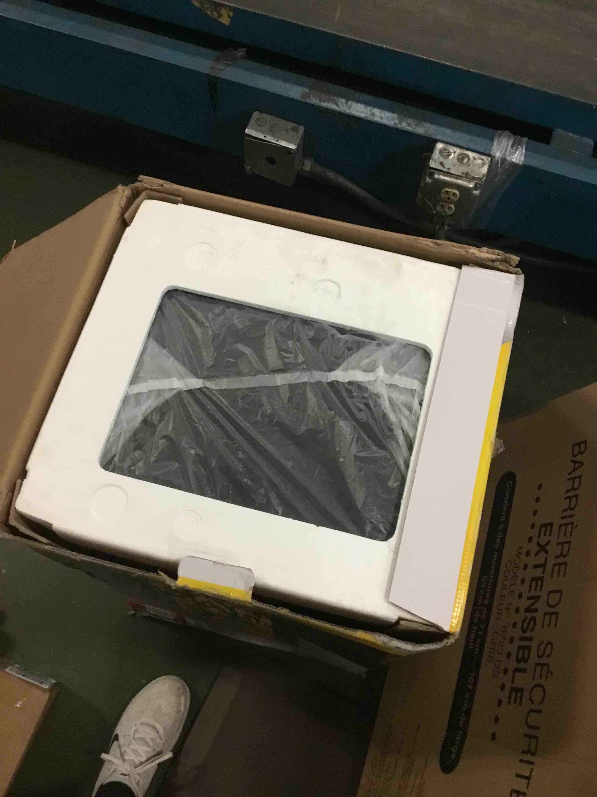https://s3.amazonaws.com/lotting-images-prod/bidfta/ORG5092121_1695820061550.jpeg
