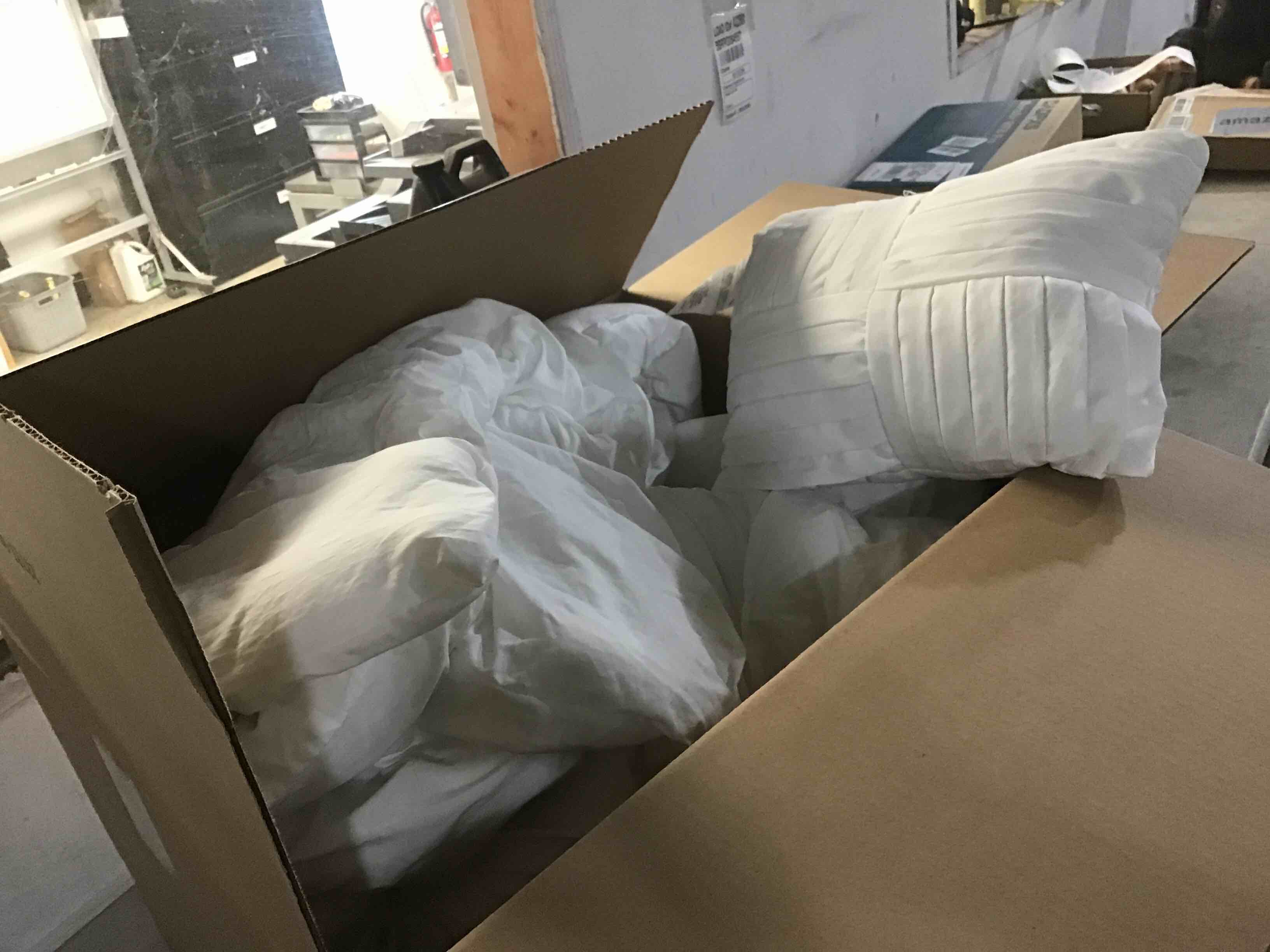 https://s3.amazonaws.com/lotting-images-prod/bidfta/ORG5101503_1729003847626.jpeg