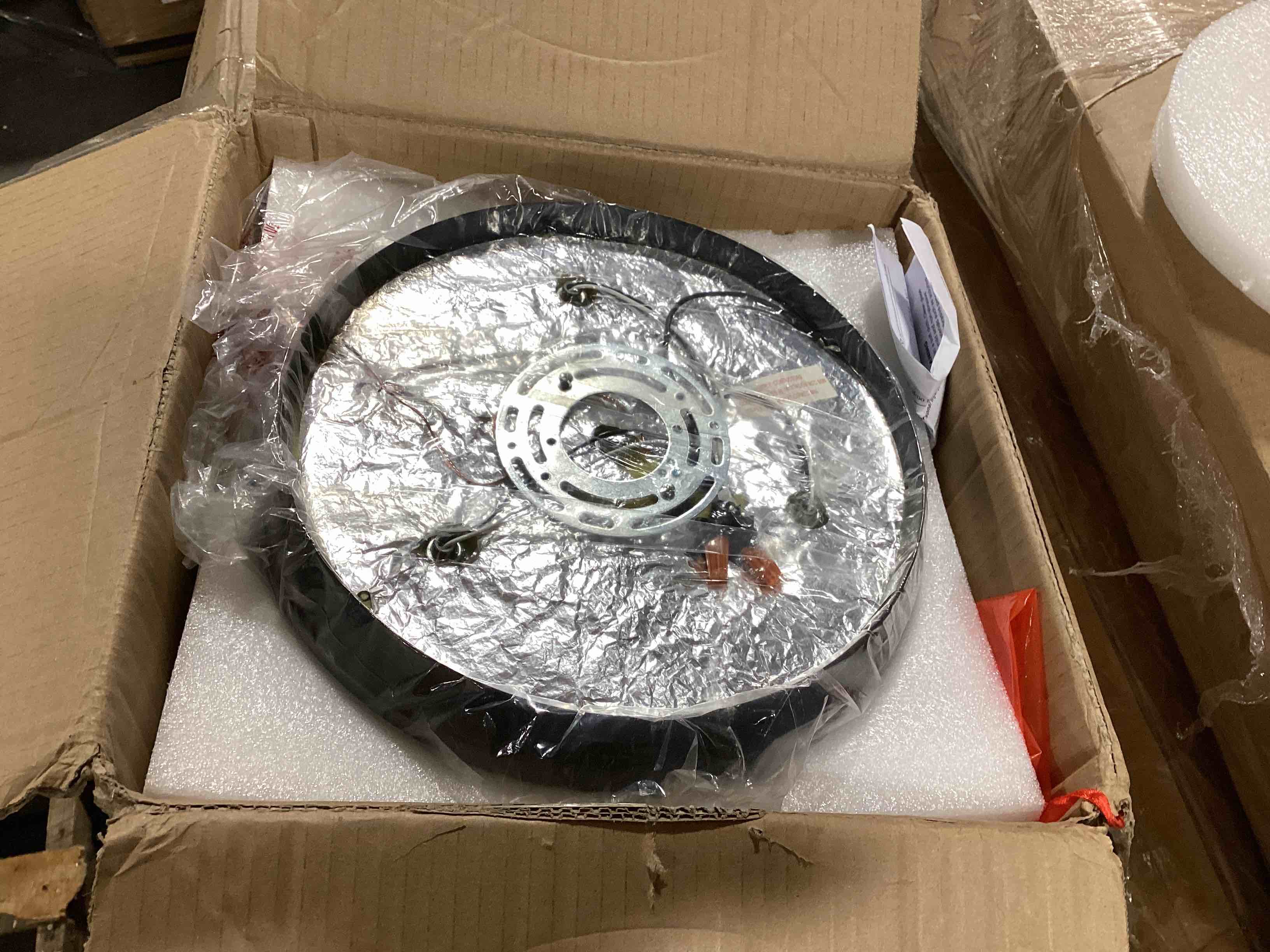 https://s3.amazonaws.com/lotting-images-prod/bidfta/ORG5105981_1698240044262.jpeg