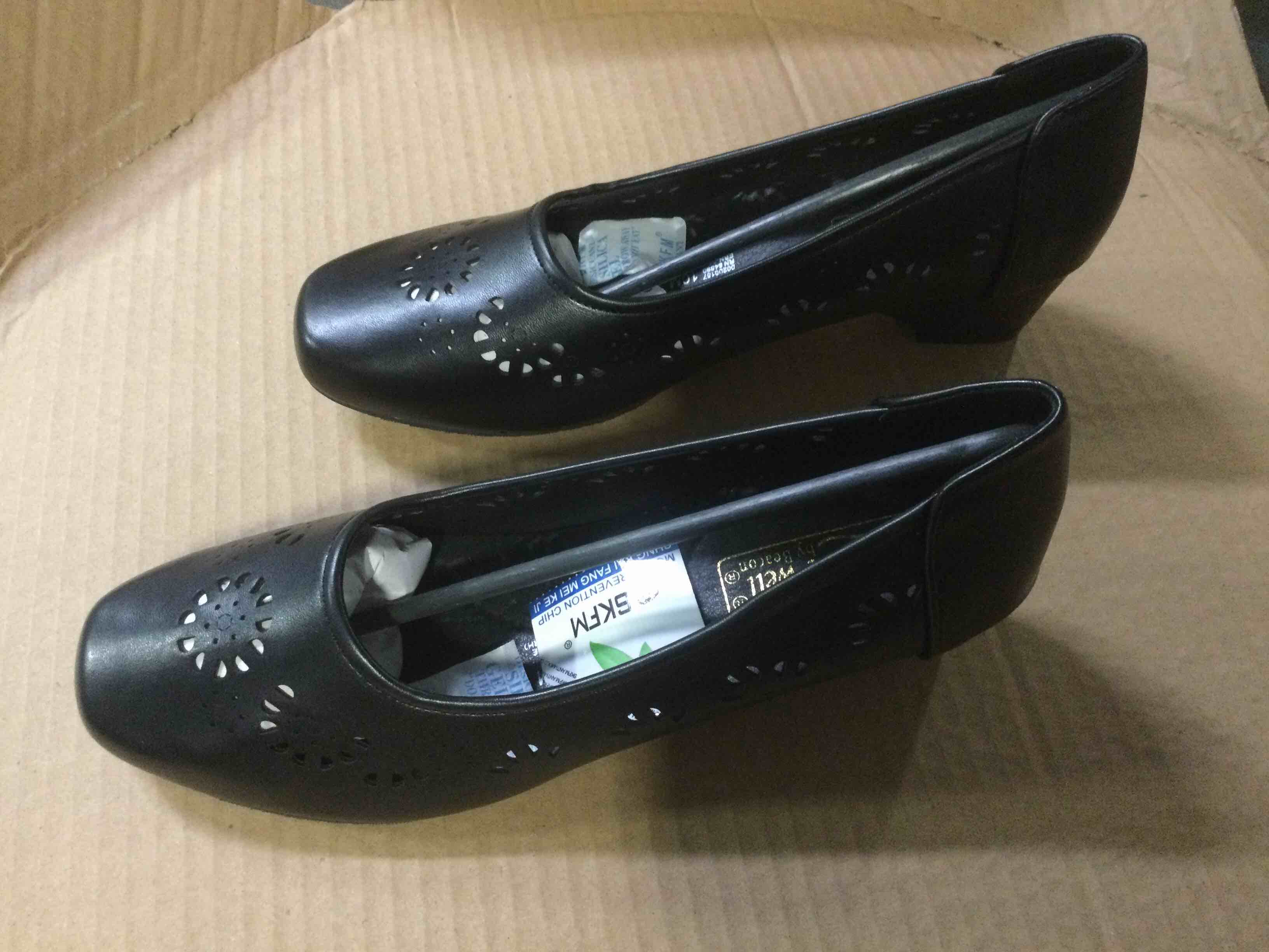 Comfort-Well by Beacon Womens Slip On Dress Shoes, 10M, Black