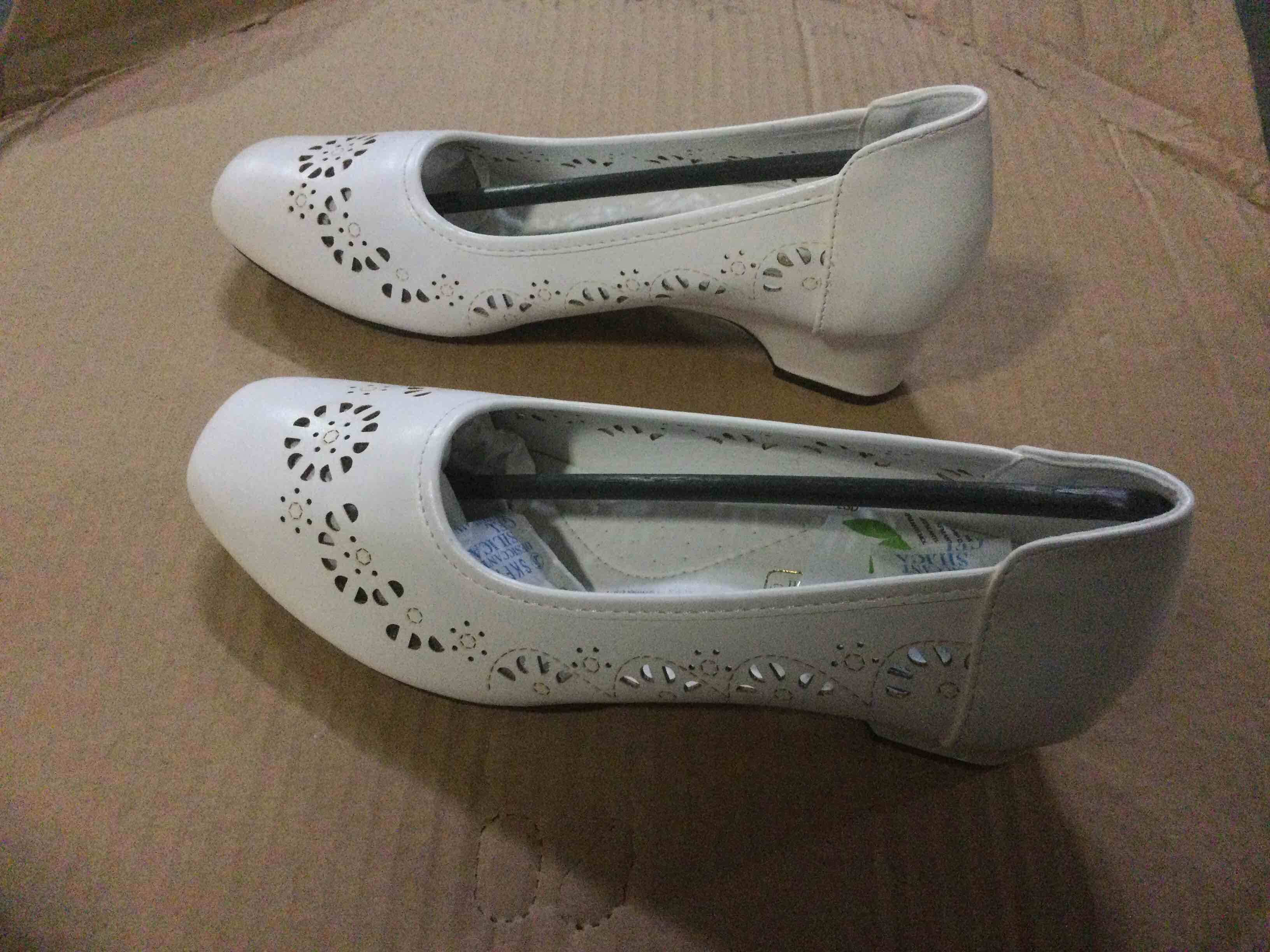 Comfort-Well by Beacon Womens Slip On Dress Shoes, 8.5M, White