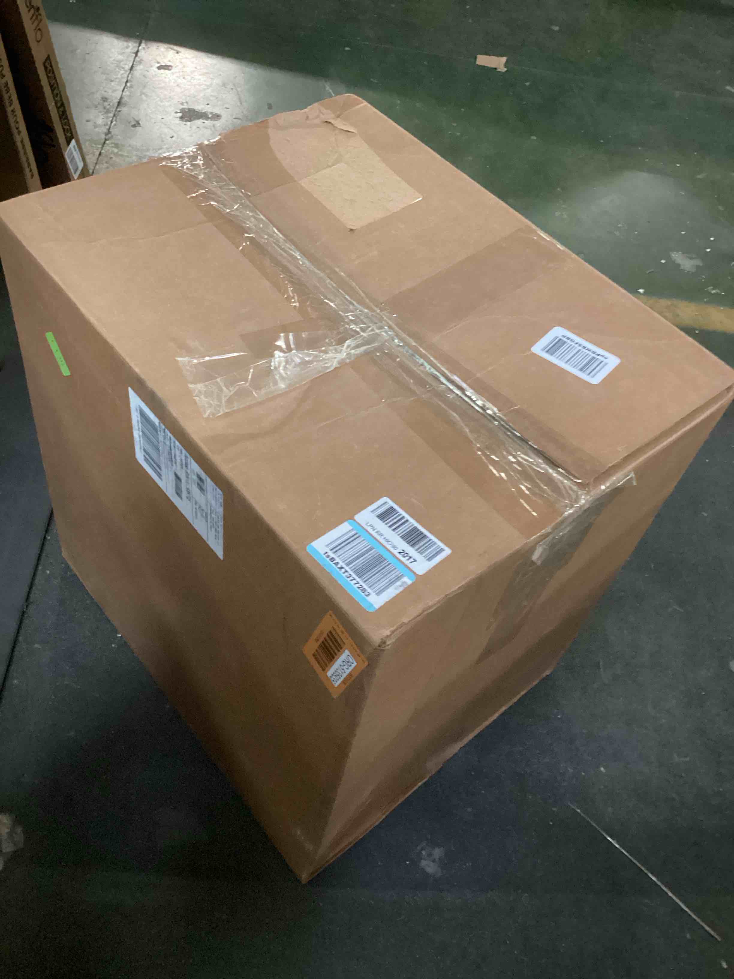 https://s3.amazonaws.com/lotting-images-prod/bidfta/ORG5135935_1701451605133.jpeg