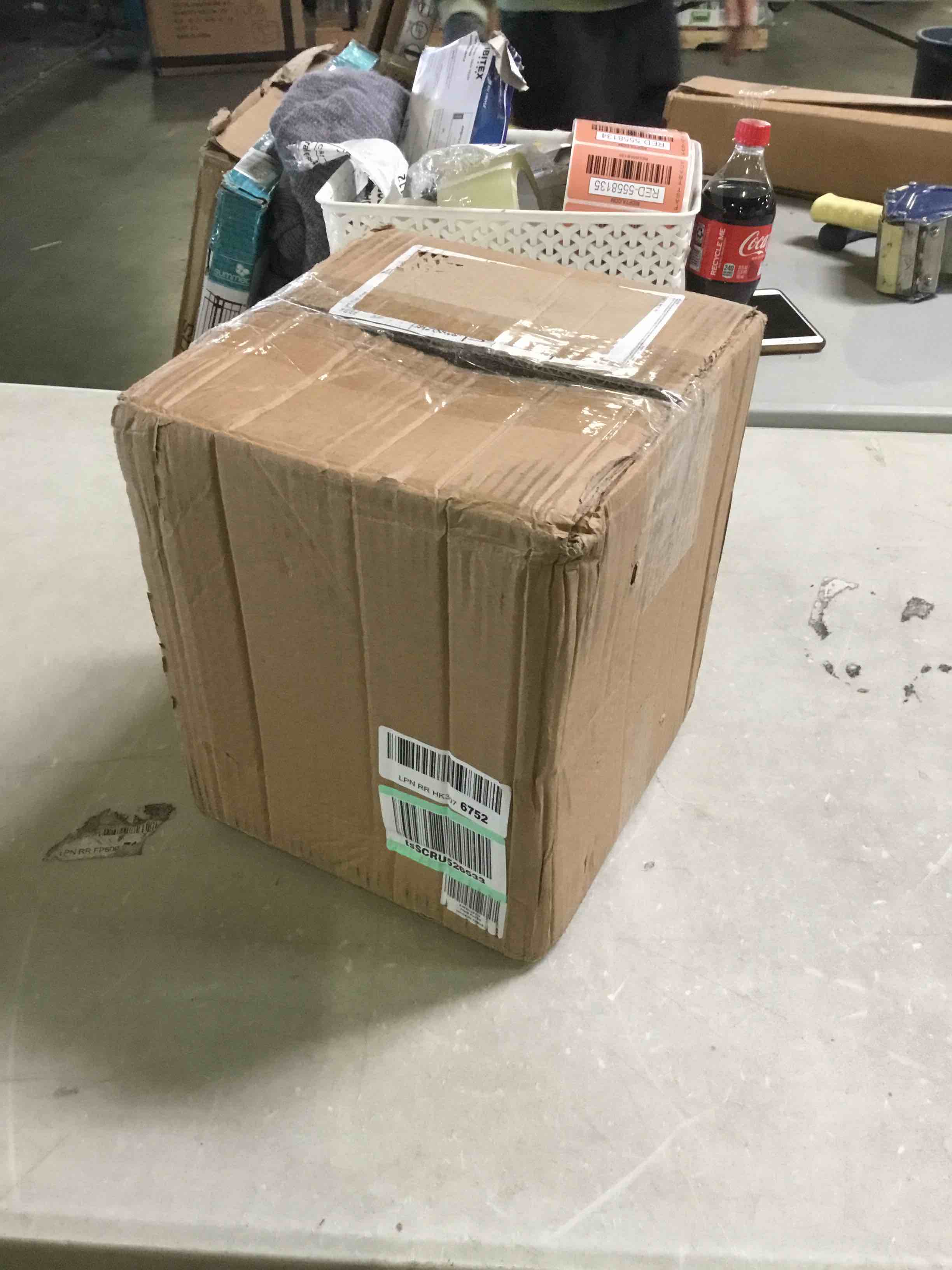 https://s3.amazonaws.com/lotting-images-prod/bidfta/ORG5138141_1701275024364.jpeg
