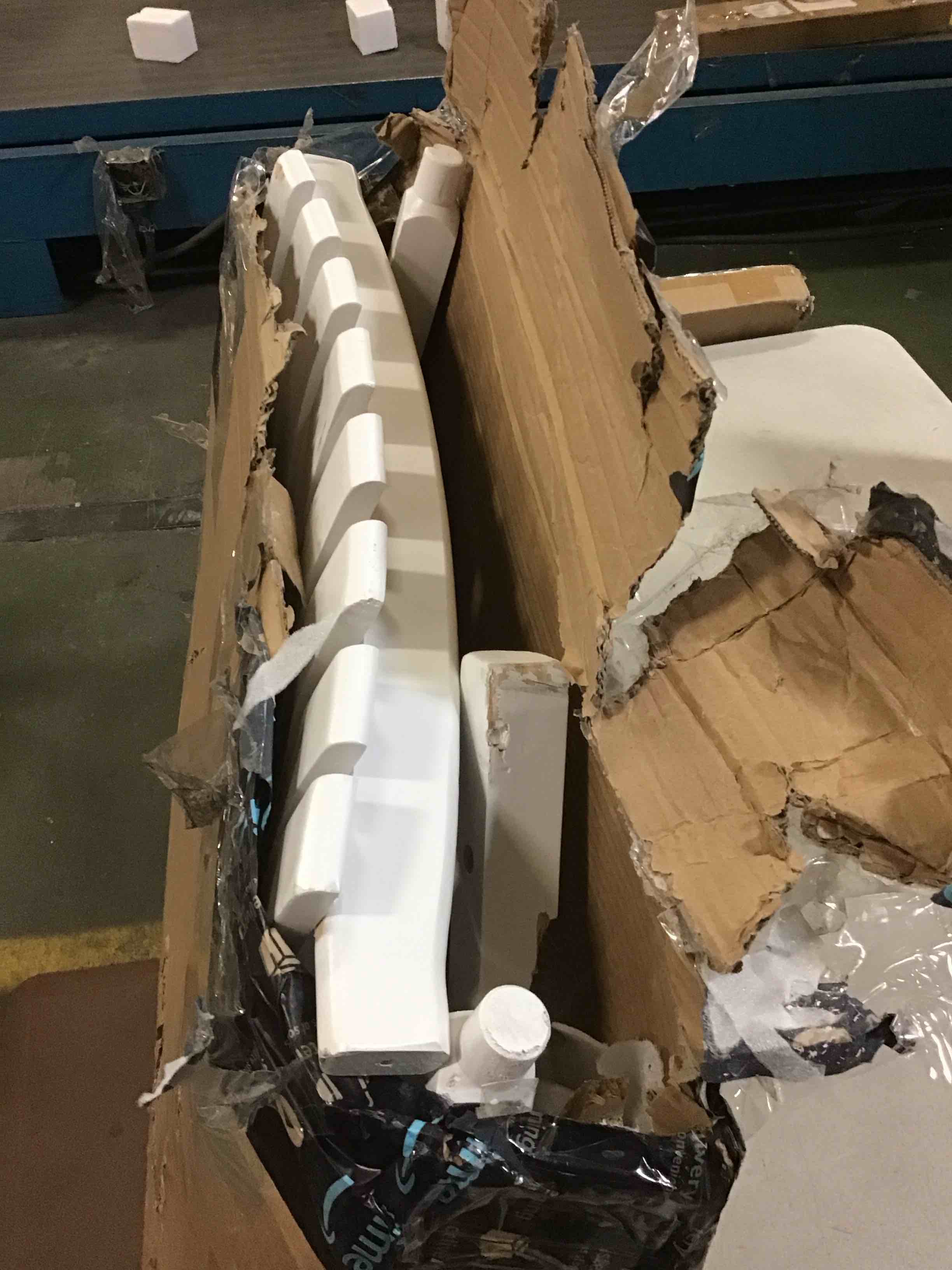 https://s3.amazonaws.com/lotting-images-prod/bidfta/ORG5139227_1702305178417.jpeg